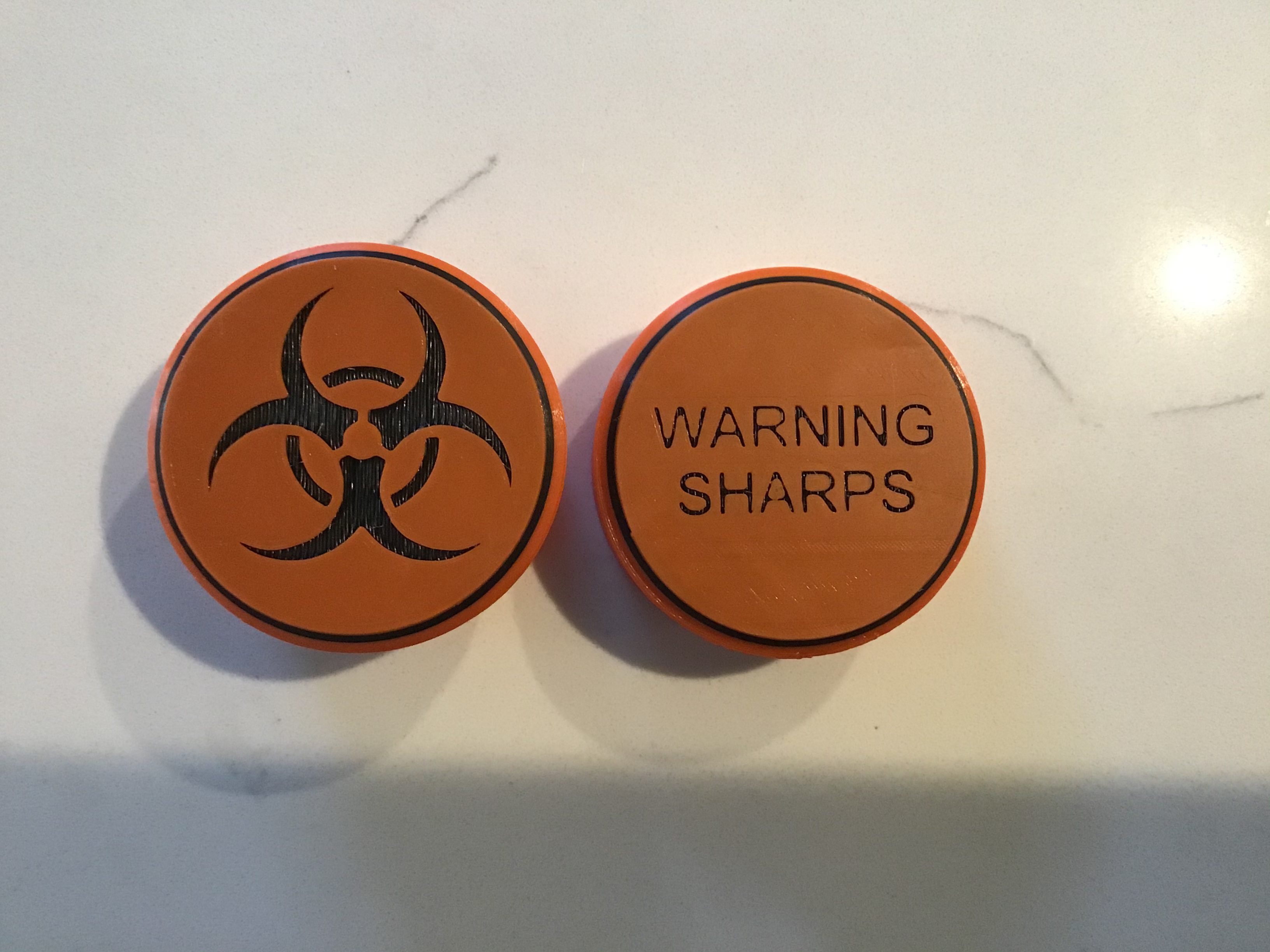 Miniatura 5 do modelo 3D Diabetic sharps container