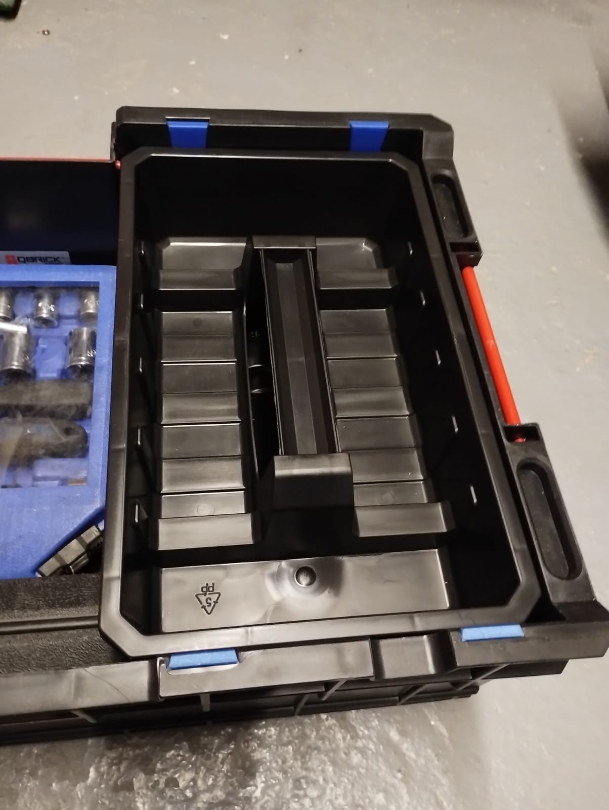 QBrick ONE Tray Hook