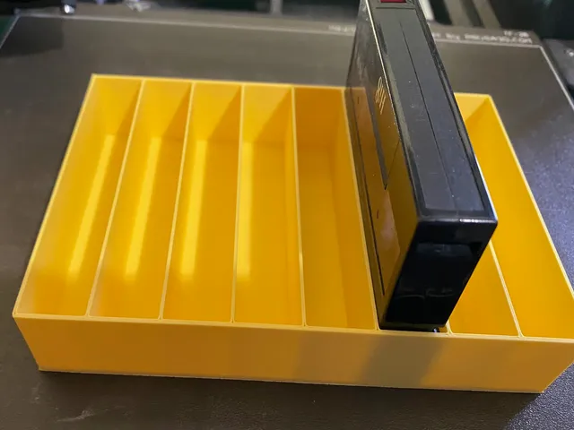 Hi-8 Tray