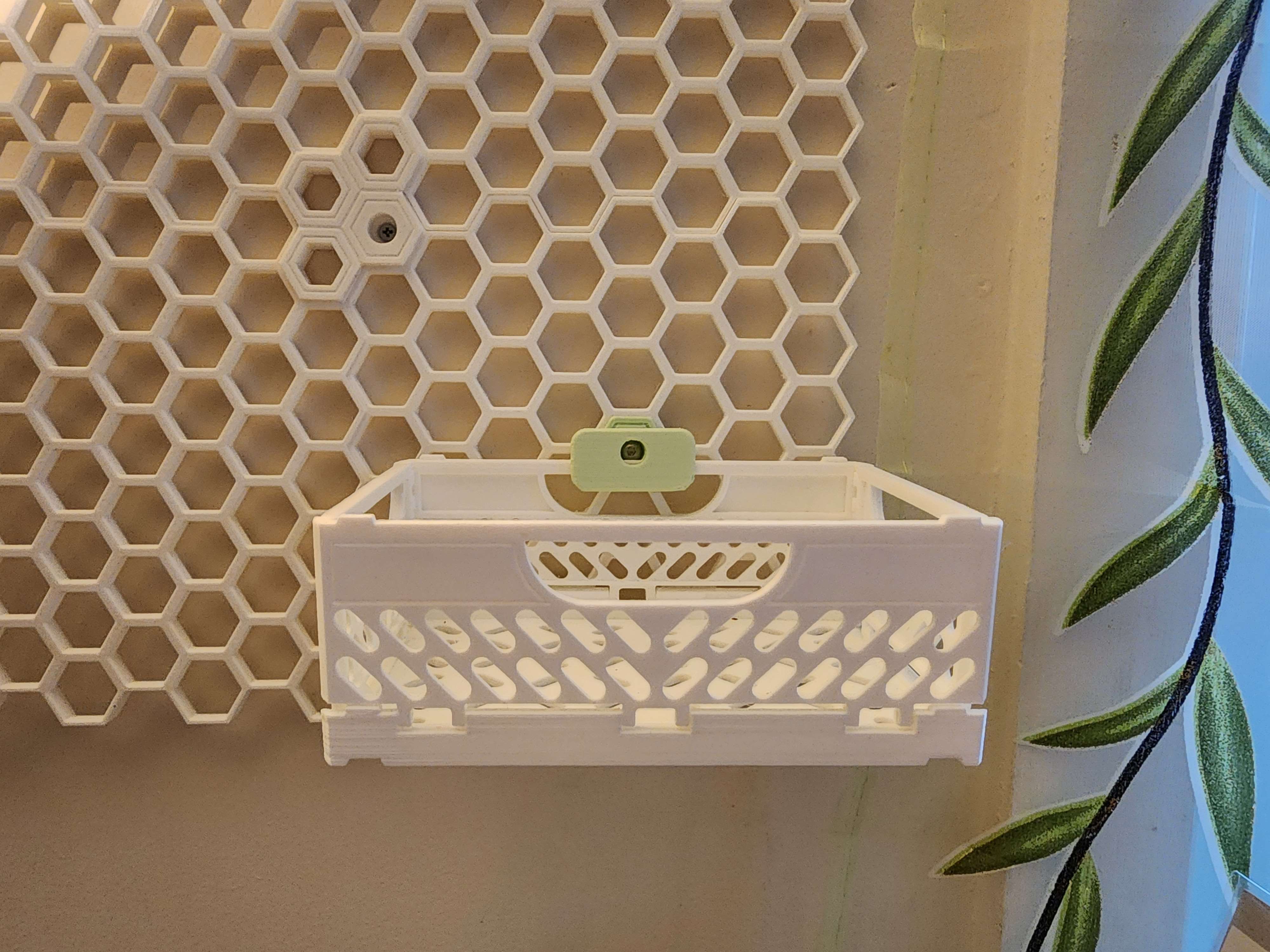 @Hugo Folding Crate Honeycomb Wall Mount Kit