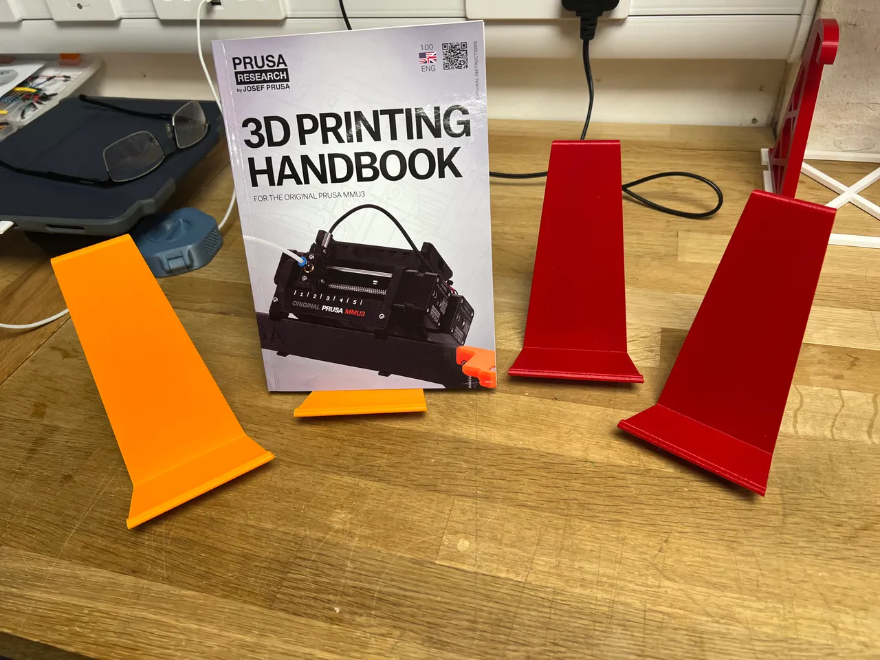 Book display stand by Batman3D | Download free STL model | Printables.com
