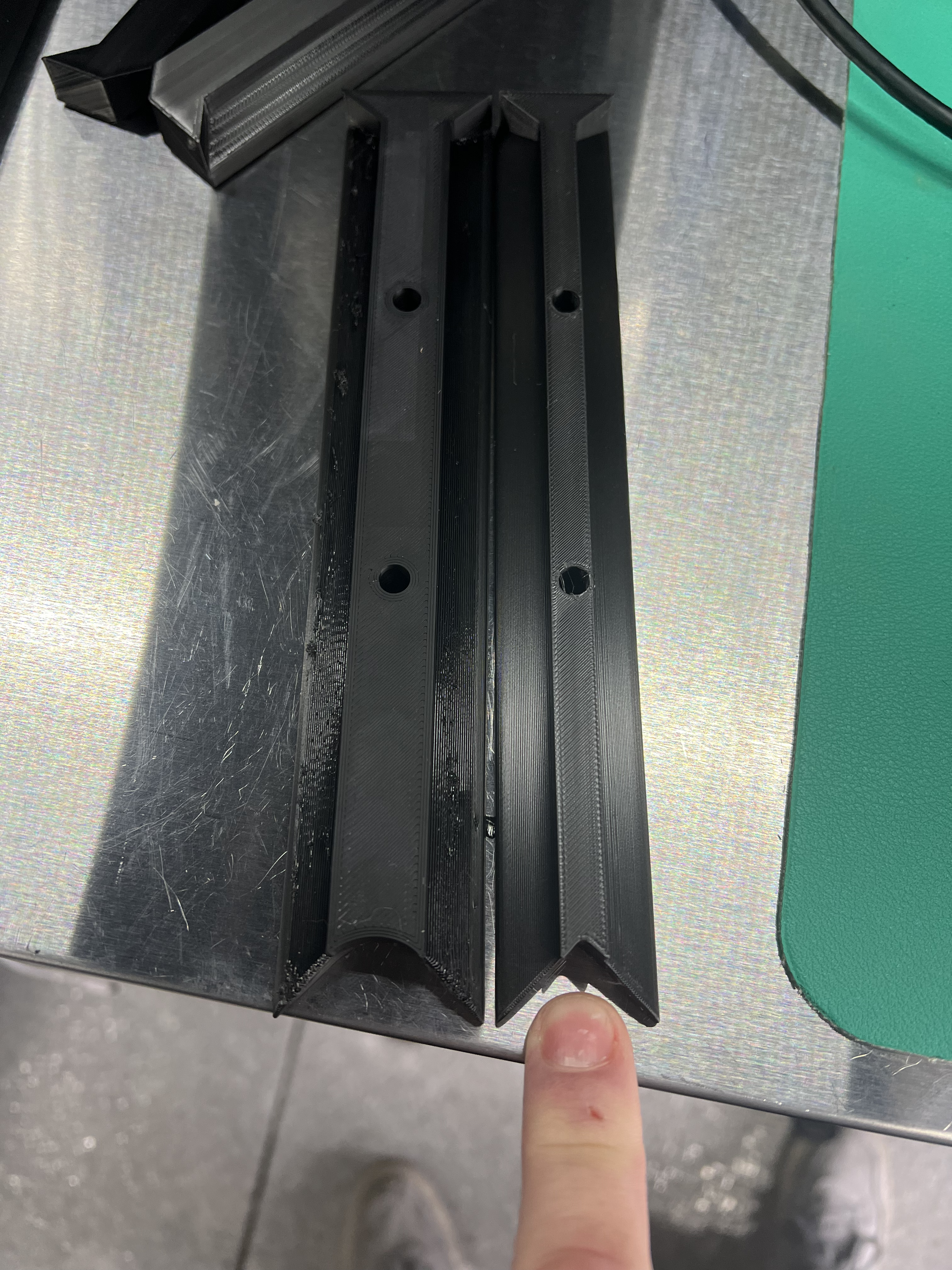 A thinner middle bracket to tighten up the space between multiple drawers