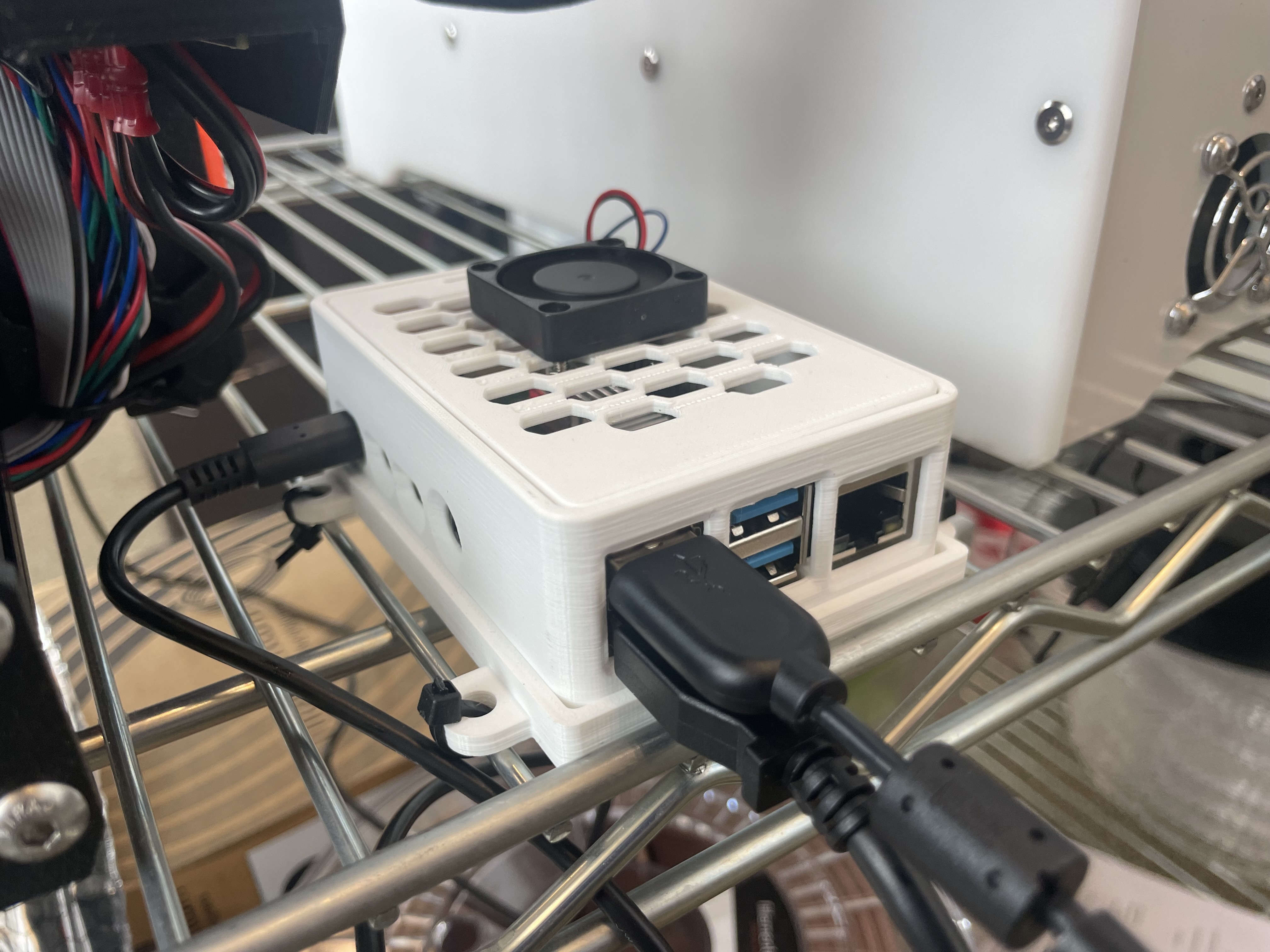 Raspberry Pi 3/4 B+ Case Holder