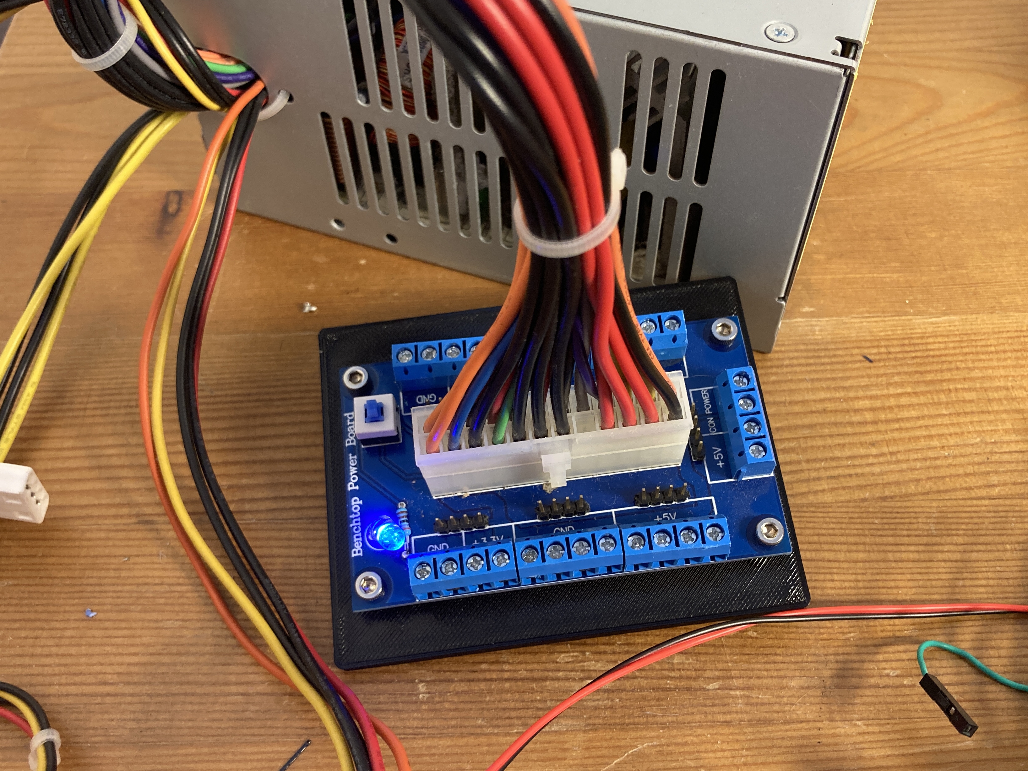 Benchtop ATX tabletop adapter