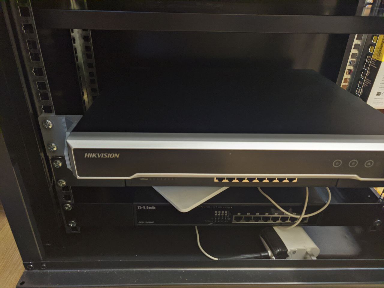 Rack mount for Hikvision 7600 Series NVR with step file by EvillNooB ...