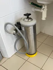 Podstavec odvápňovače