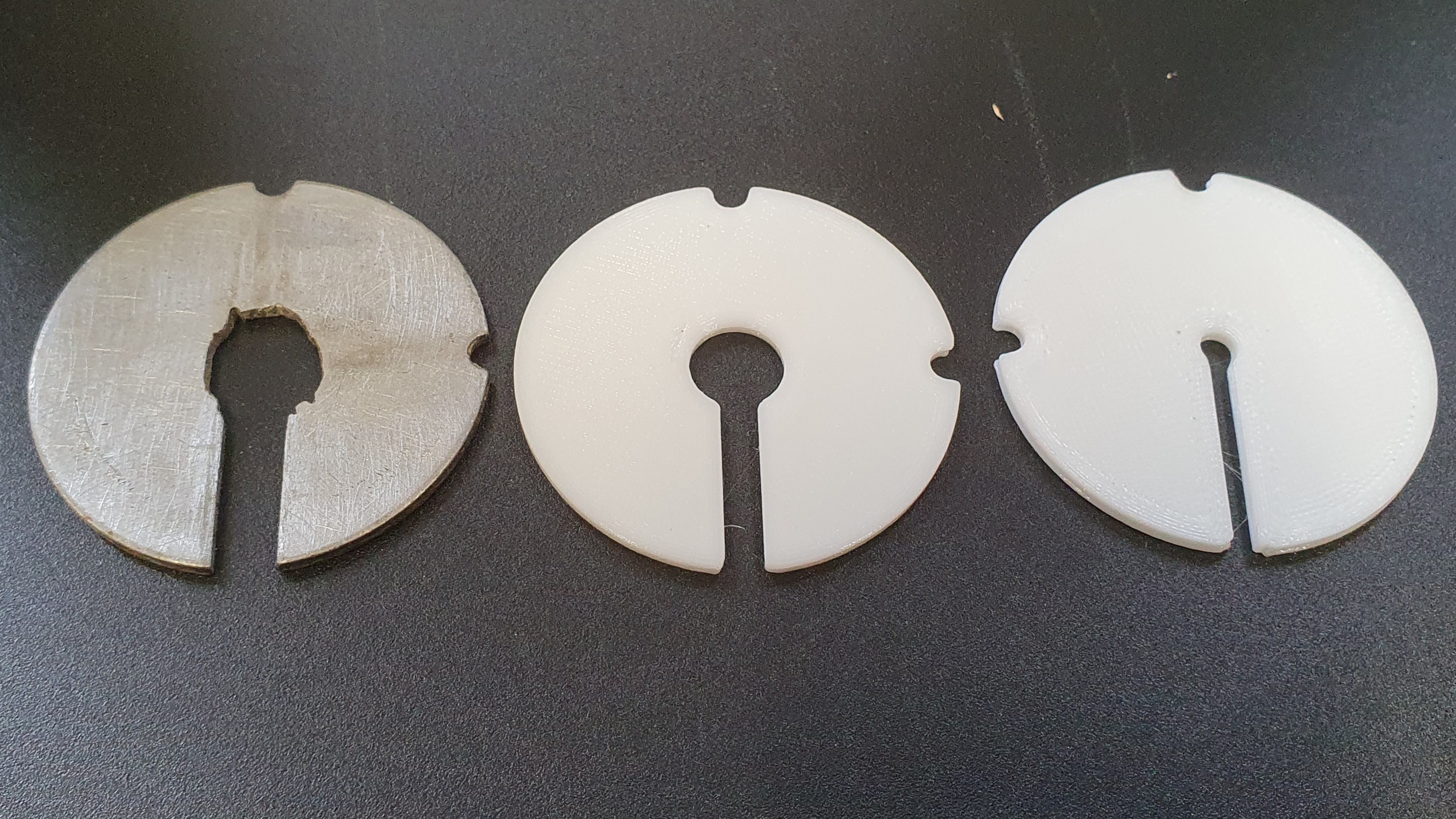 Blade inserts for Hegner Multicut scrollsaw table by Zechimaera