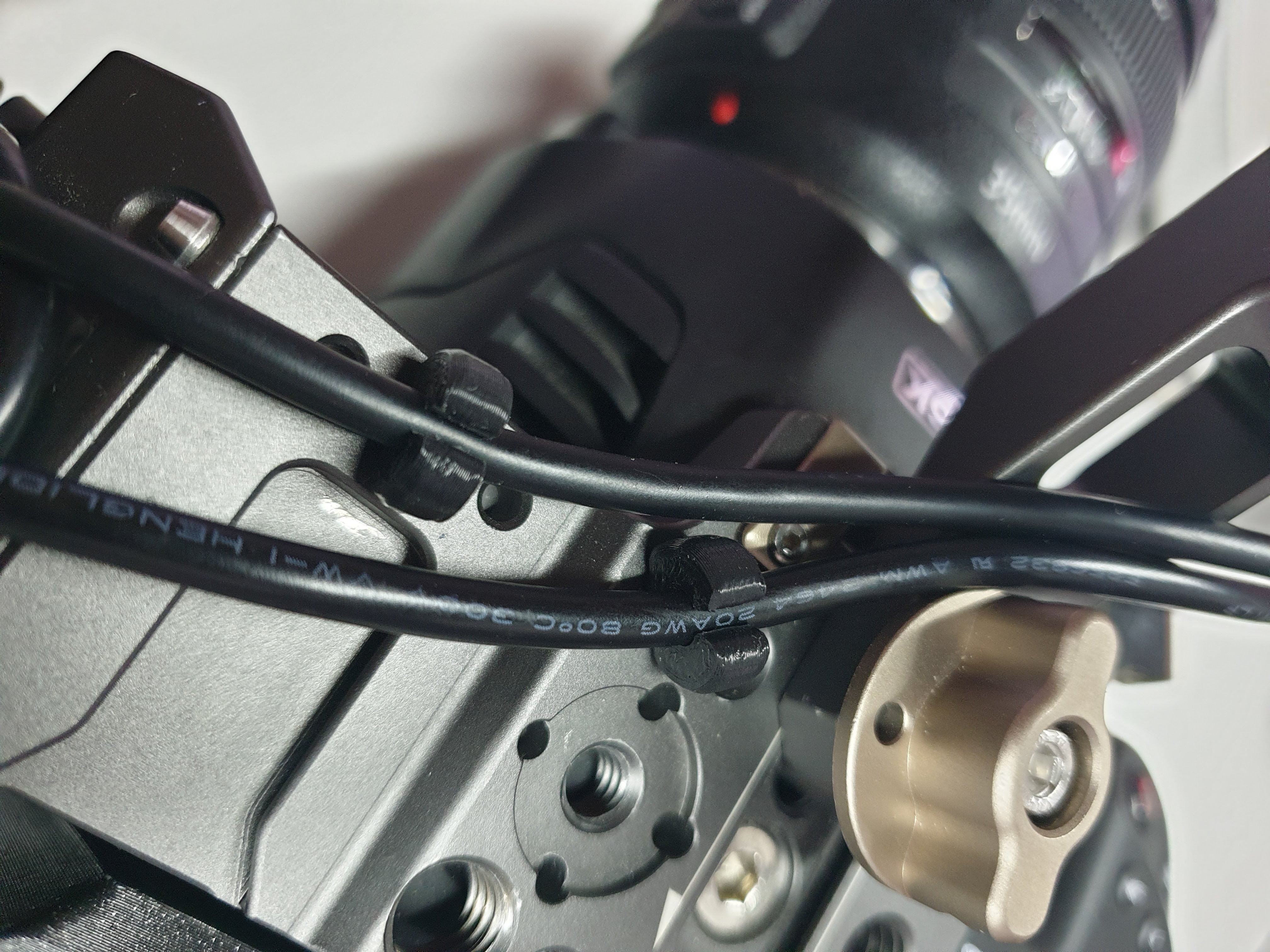 Camera cable clamp 1/4"