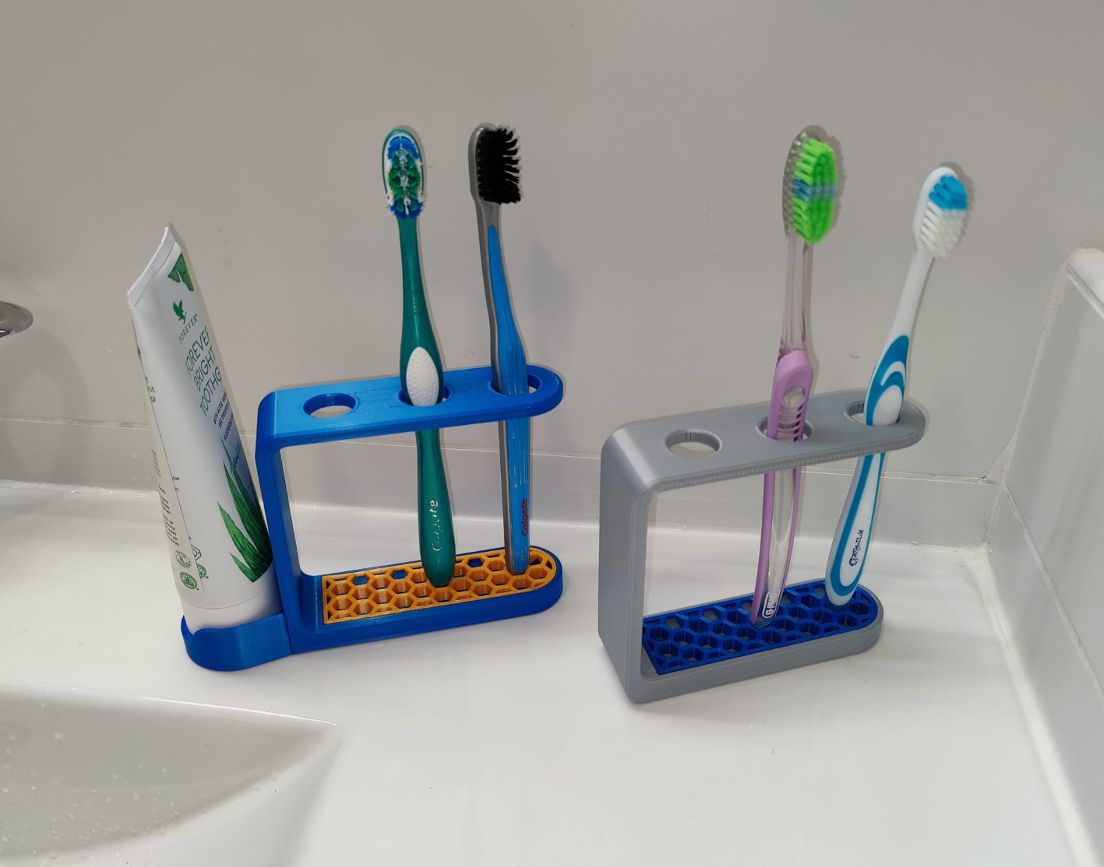 Toothbrush holder