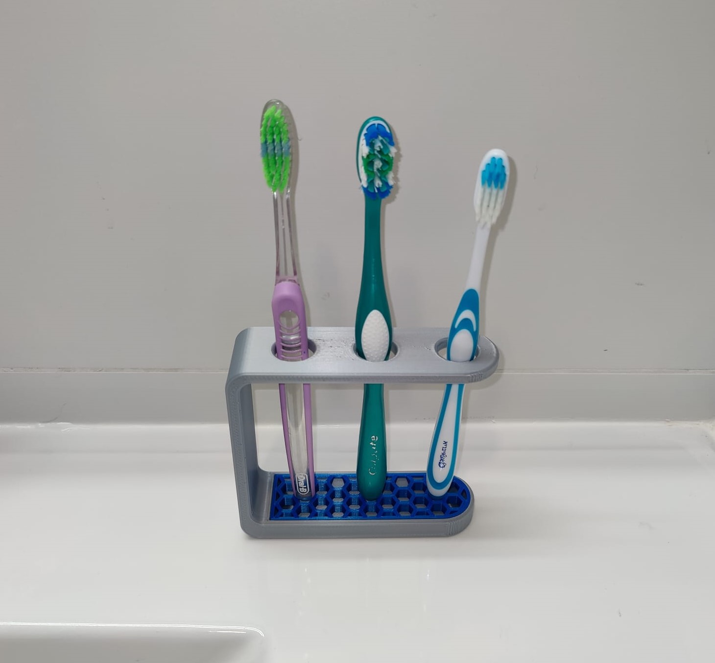 Miniatura 3 do modelo 3D Toothbrush holder