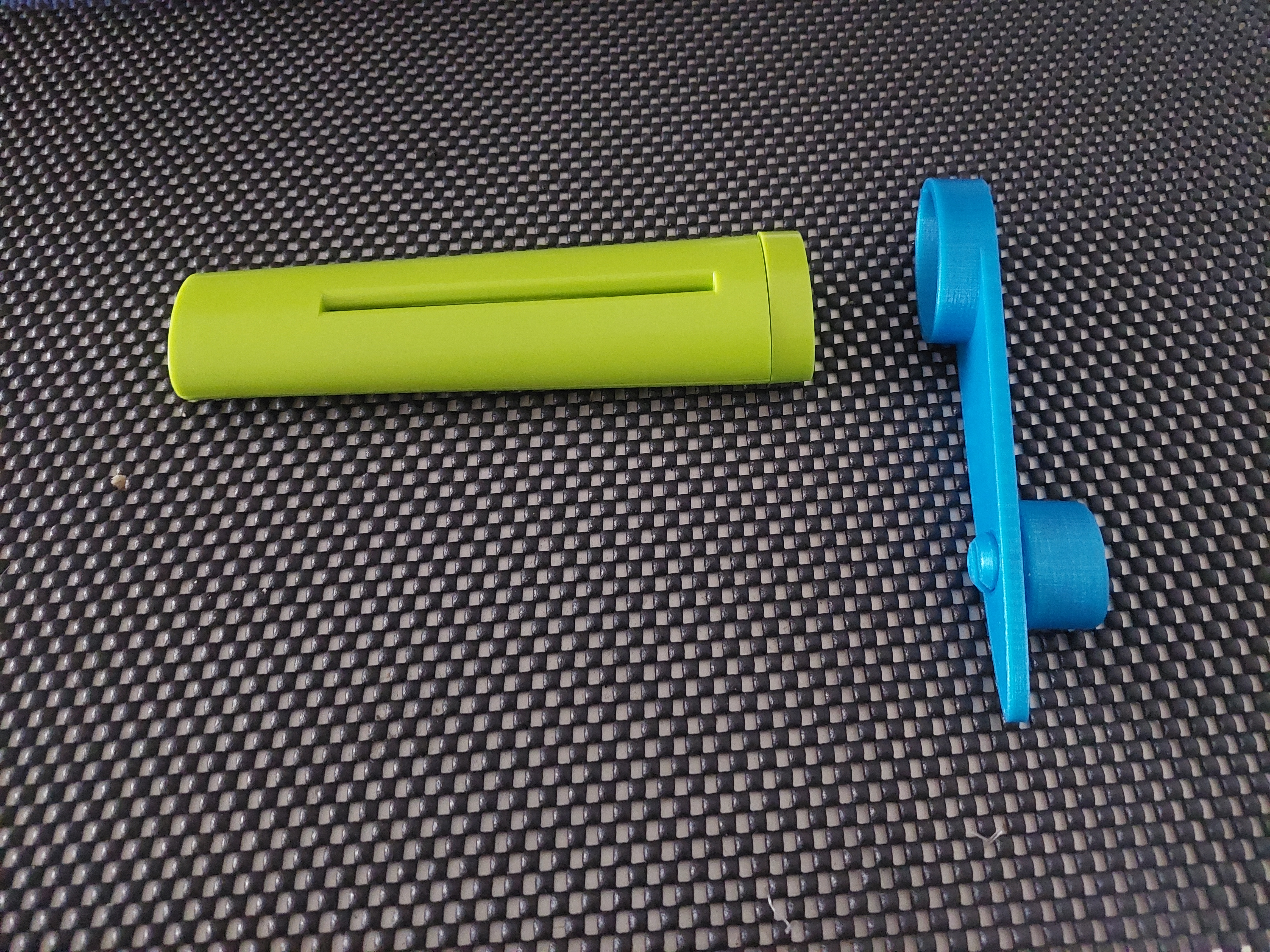 Handheld Paper Shredder Crank
