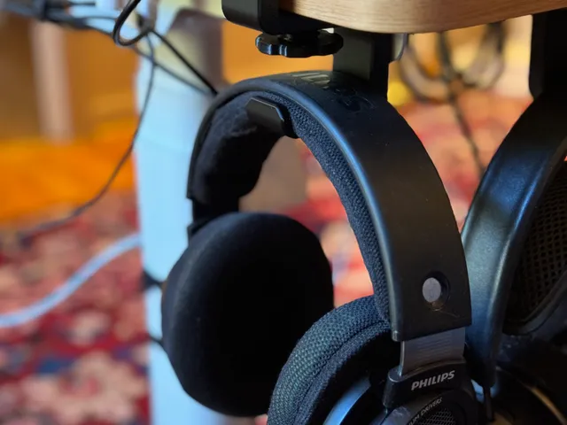 Headphones Hanger - Under Desk Mount (19-26mm)