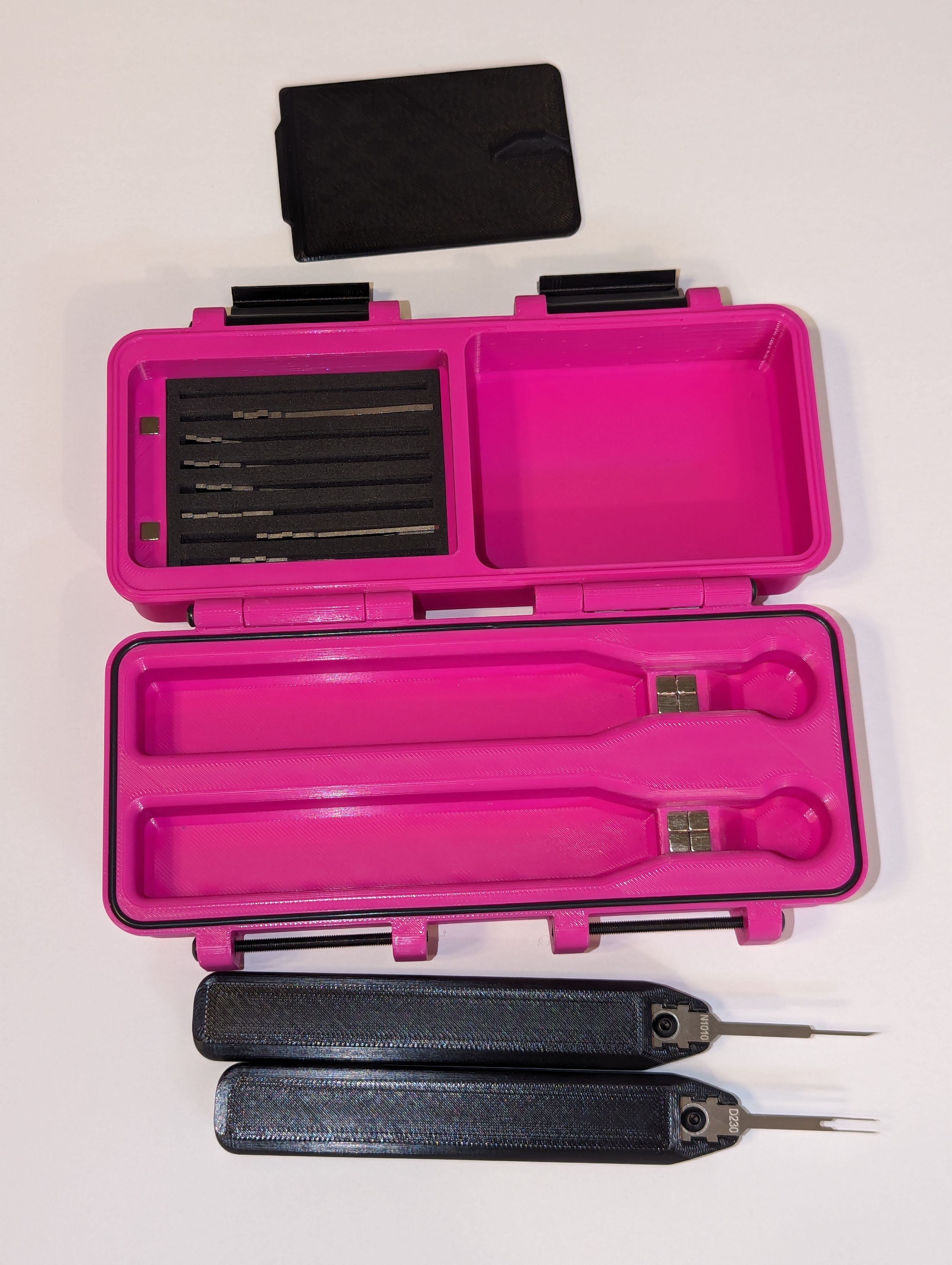 Pin Extractor Tool with Rugged Case by Darkextratoasty Download free STL model