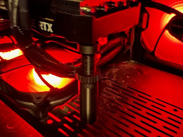 Adjustable GPU support/brace