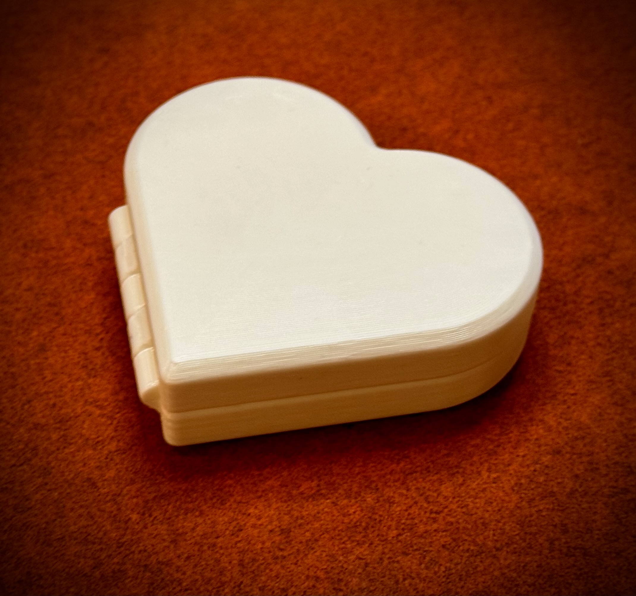 Heart Shaped Box w/ hinges, encapsulated magnets (print-in-place, no supports, parametric design)