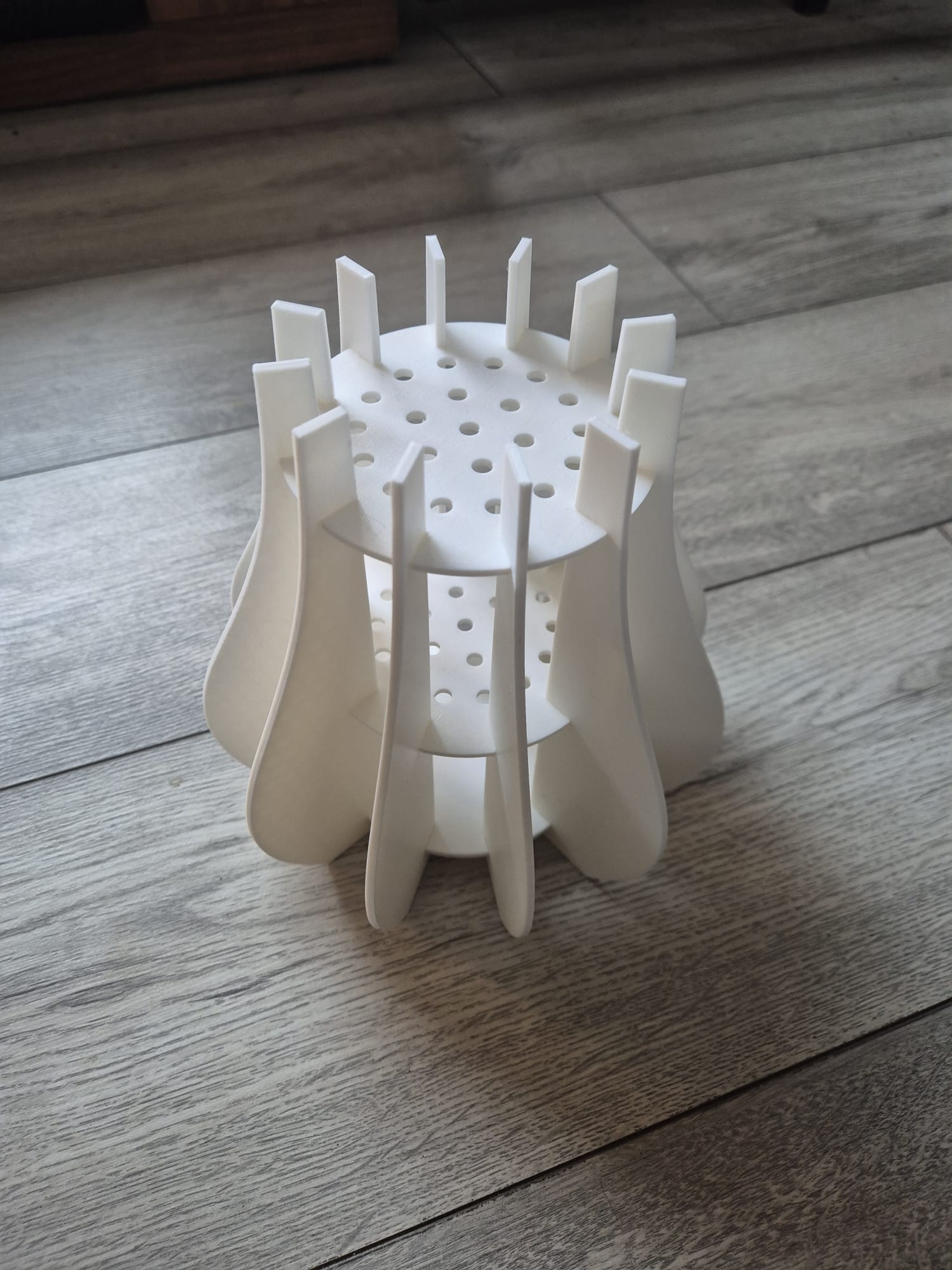 Puzzle Vase for Flowers — Ideal for Lego, Crochet, and Artificial Flower Displays