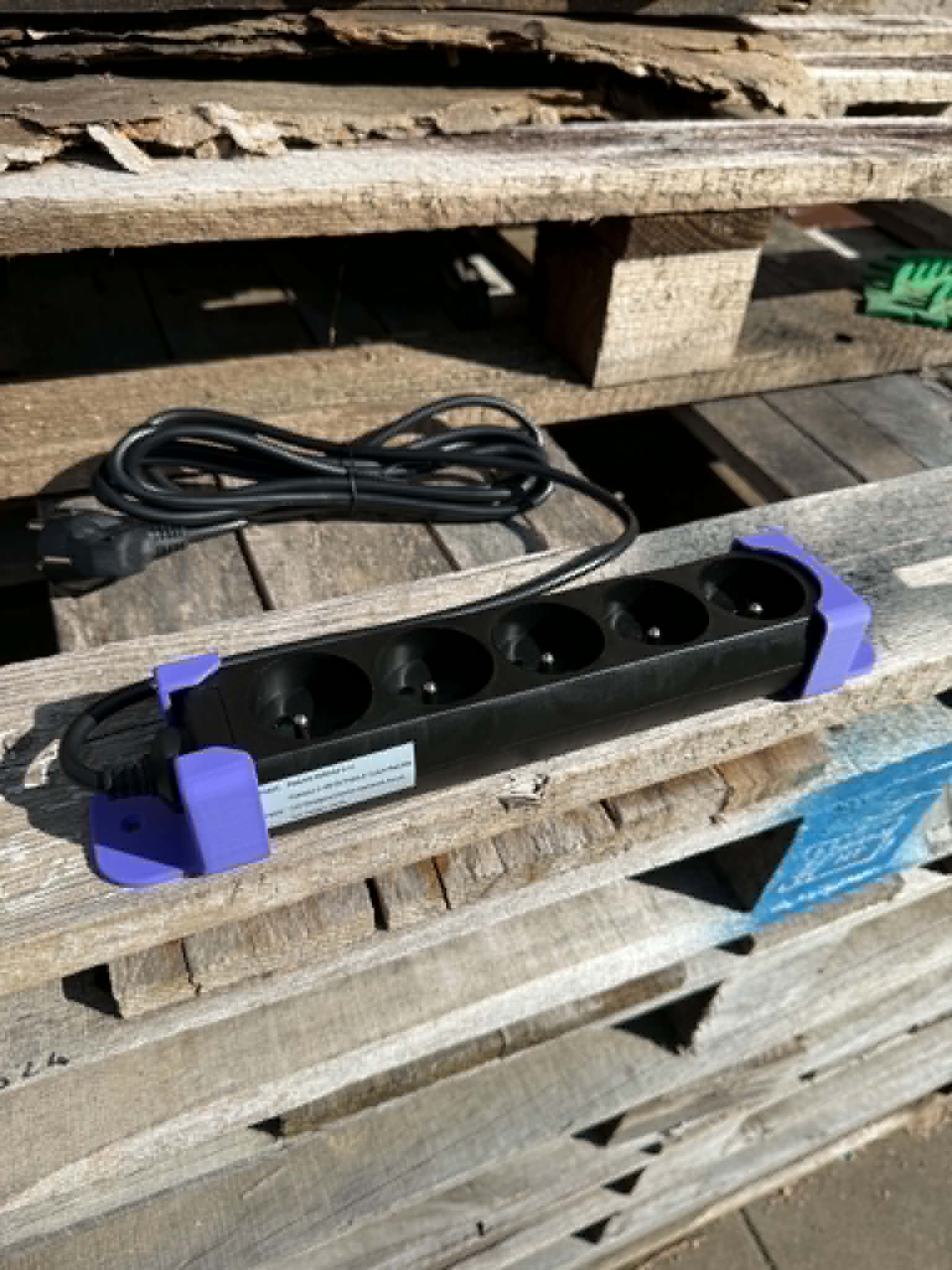 Extension cord holder 54x38
