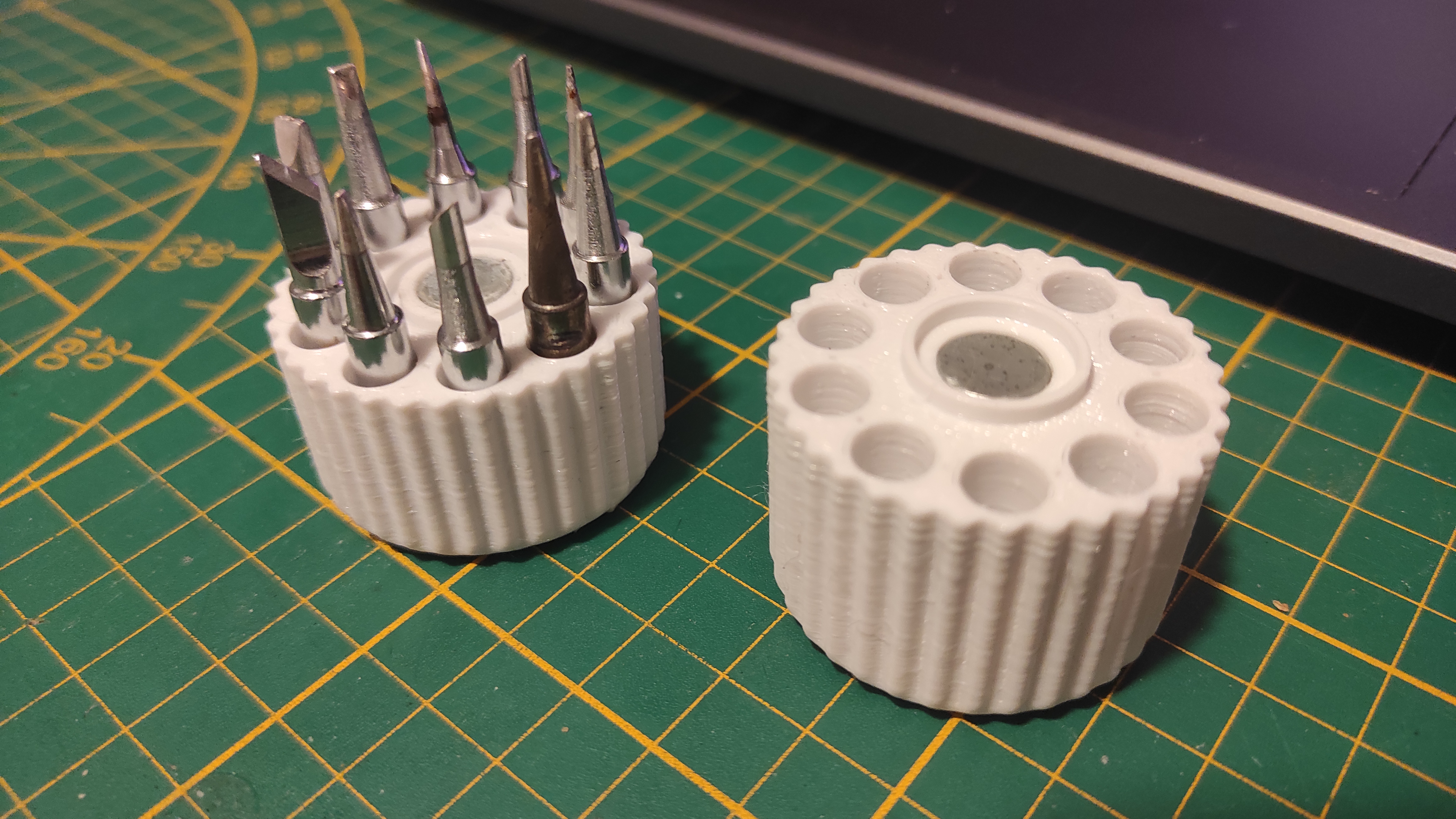900M Soldering tips case
