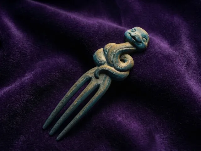 Kid_Snake_Hairpin_012