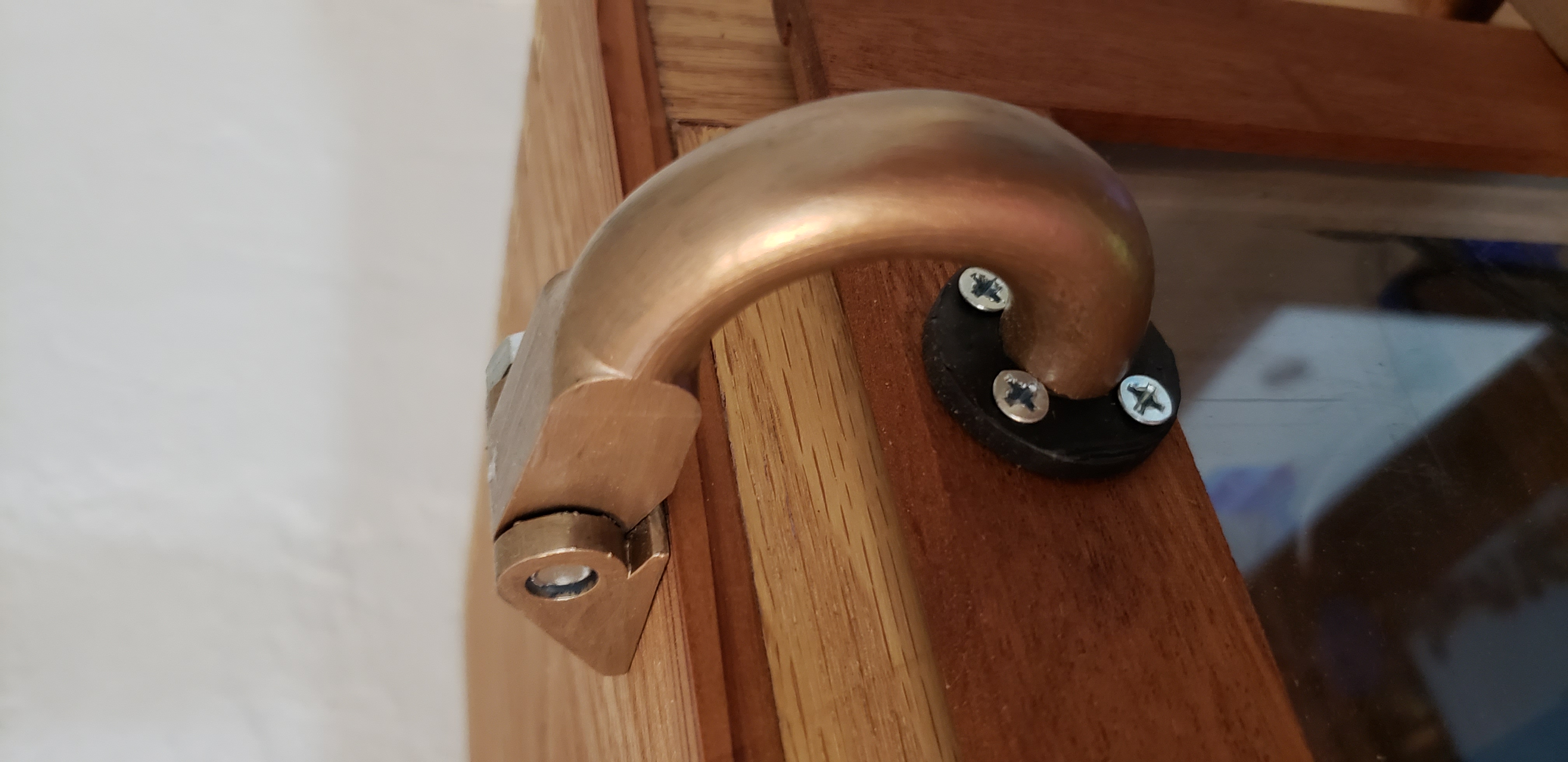 Exterior Wrap Around Hinge