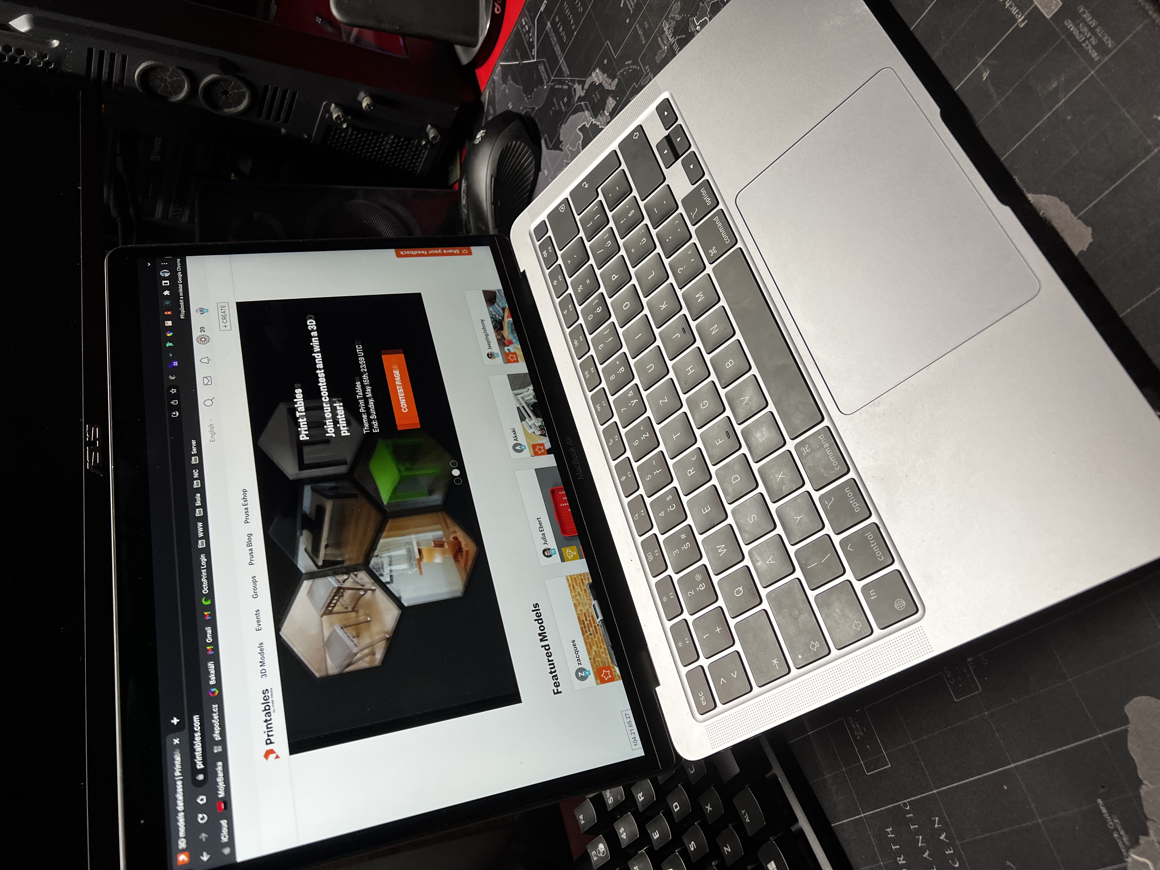 MacBook stand