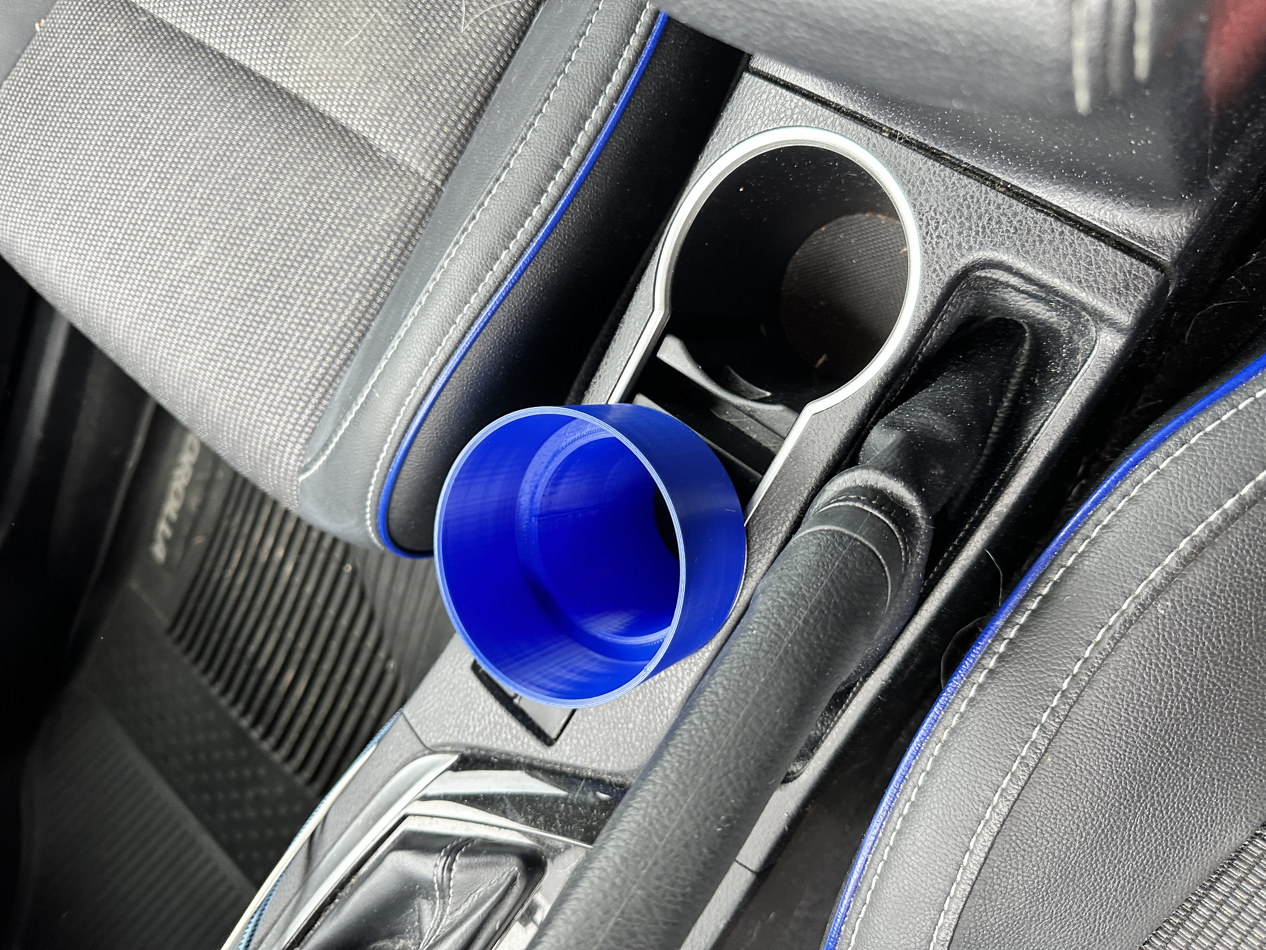 Cup holder adapter for large cups