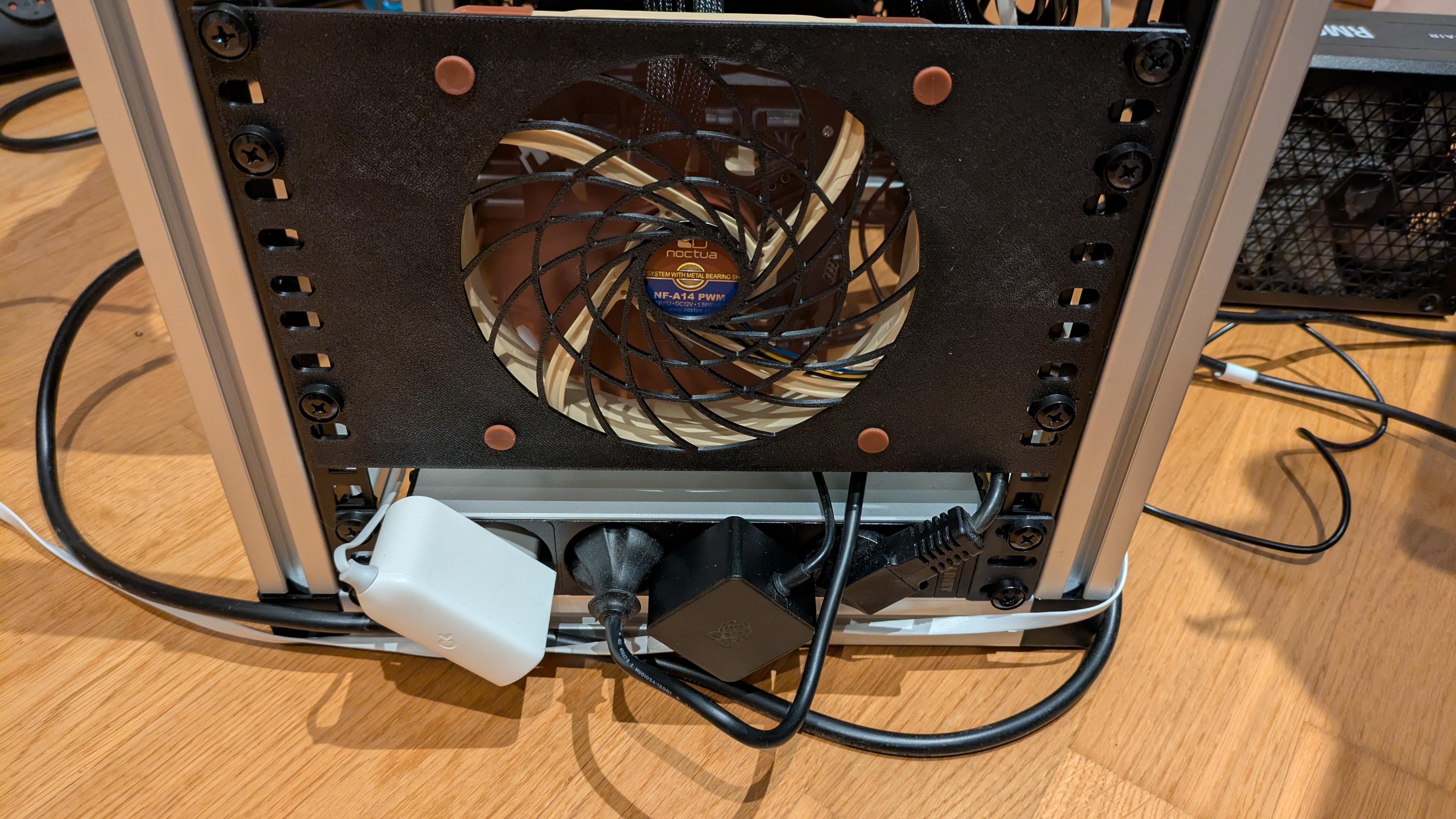 Noctua 140mm Fan for 10inch rack