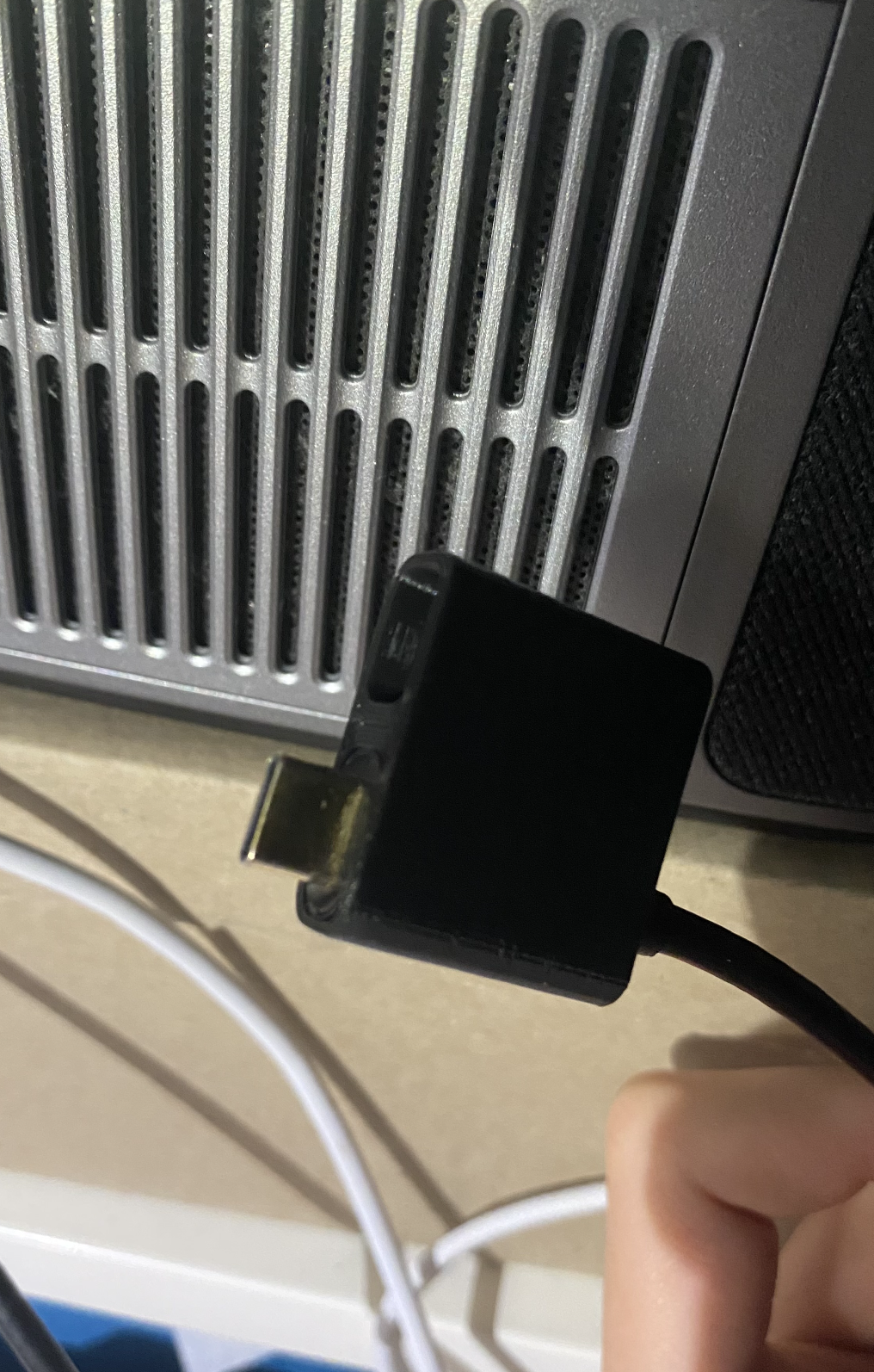 Macbook dual usb-c plug connector