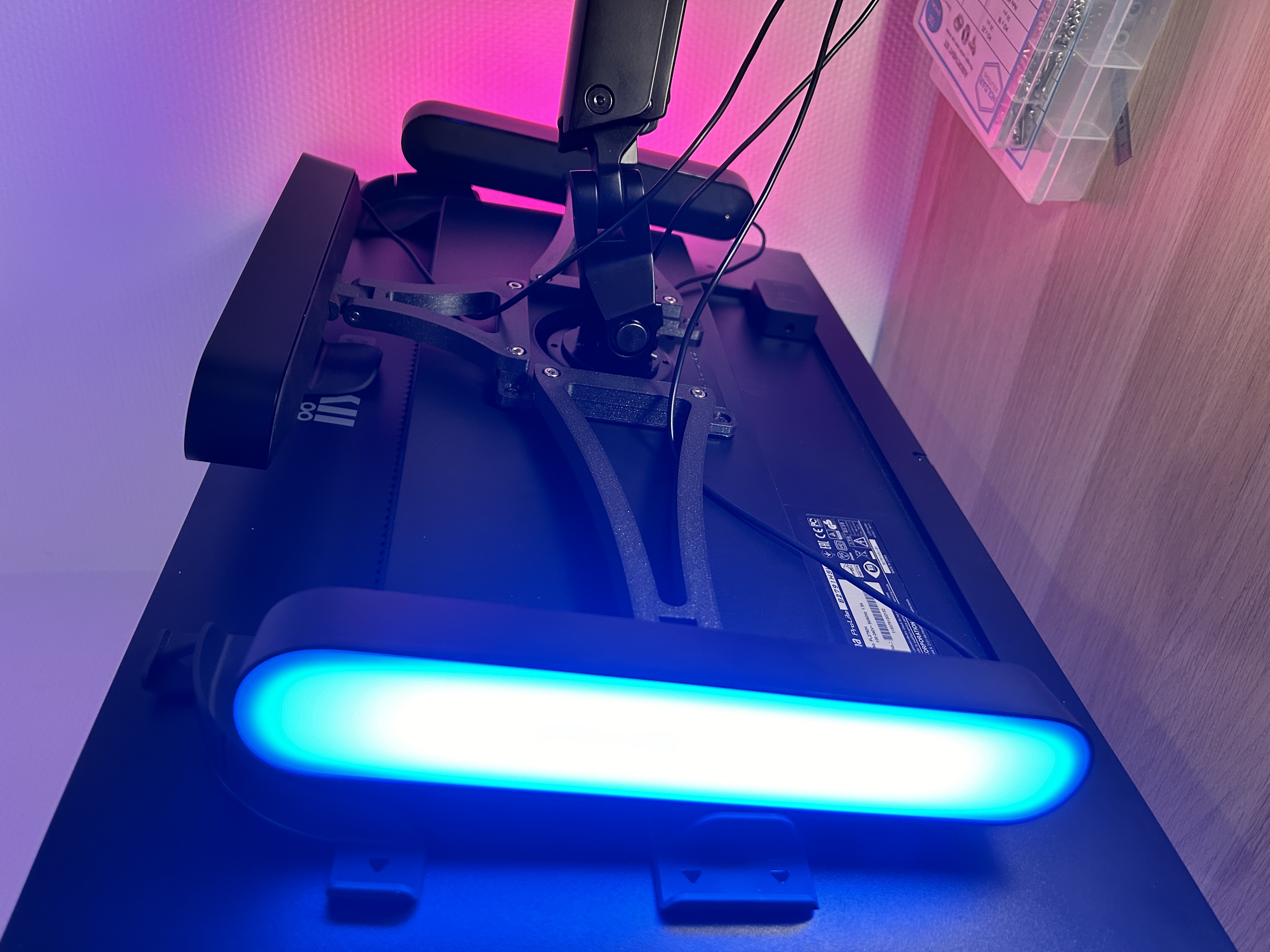 VESA adjustable support for Hue Play (Customizable)