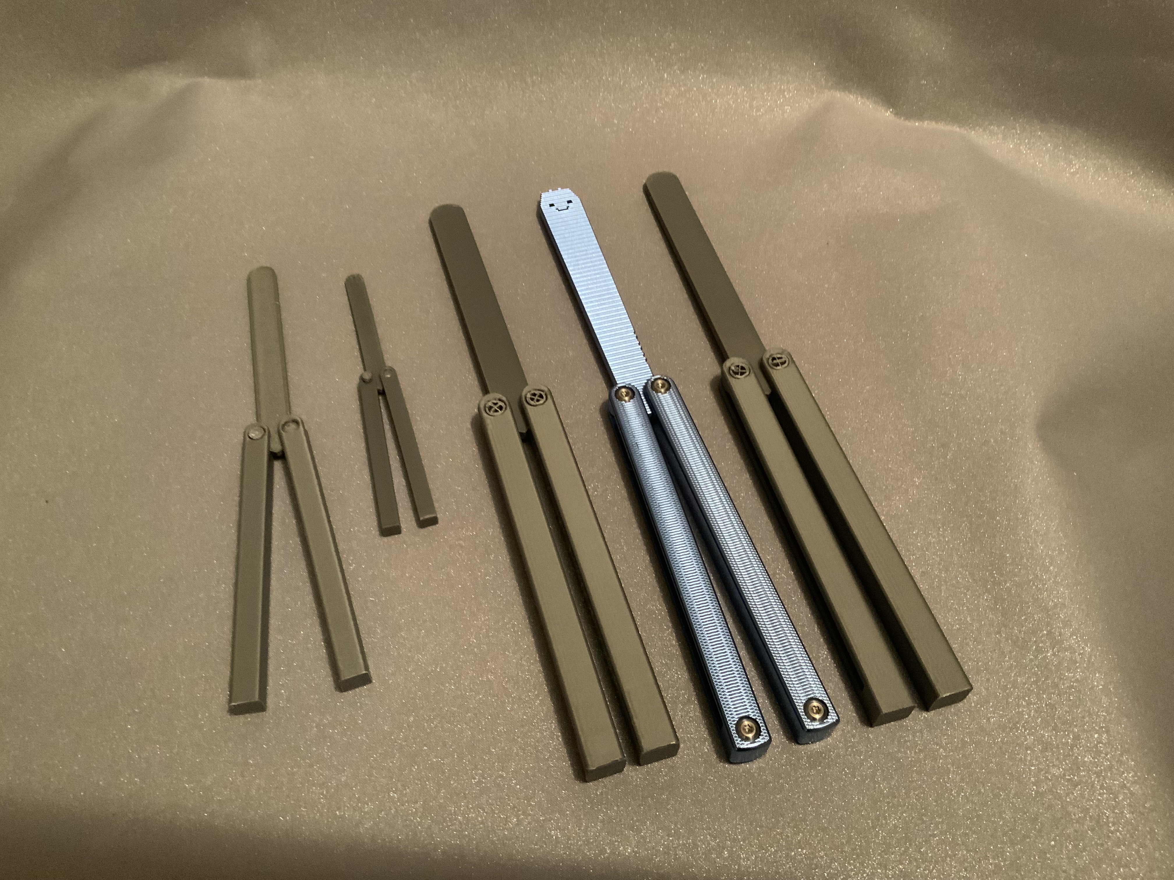 V2 Balisong Flipper (made for flipping, flips well) butterfly knife