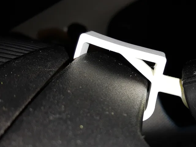 Toyota Aygo dashboard phone clip