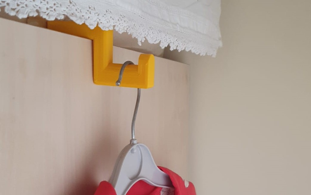Wardrobe hanger