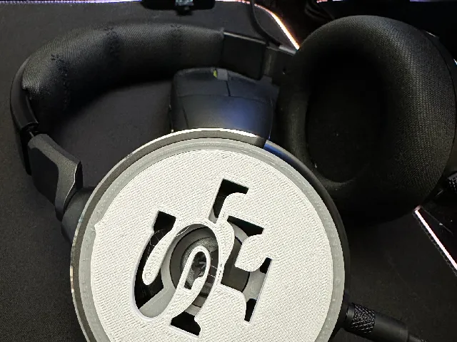 CORSAIR VIRTUOSO PRO Ear Cap Customization