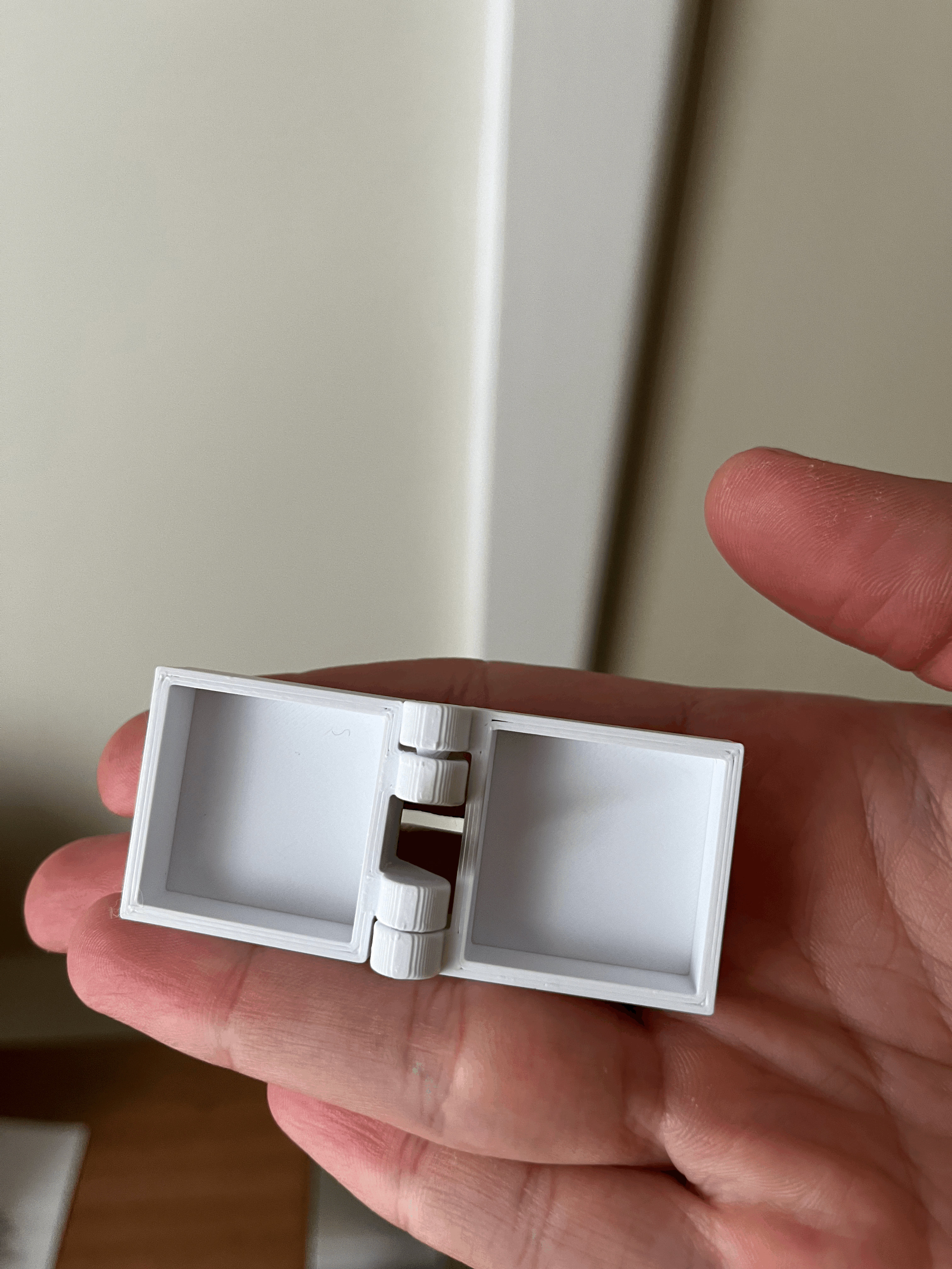 Miniatura 2 do modelo 3D Simple Hinged Box