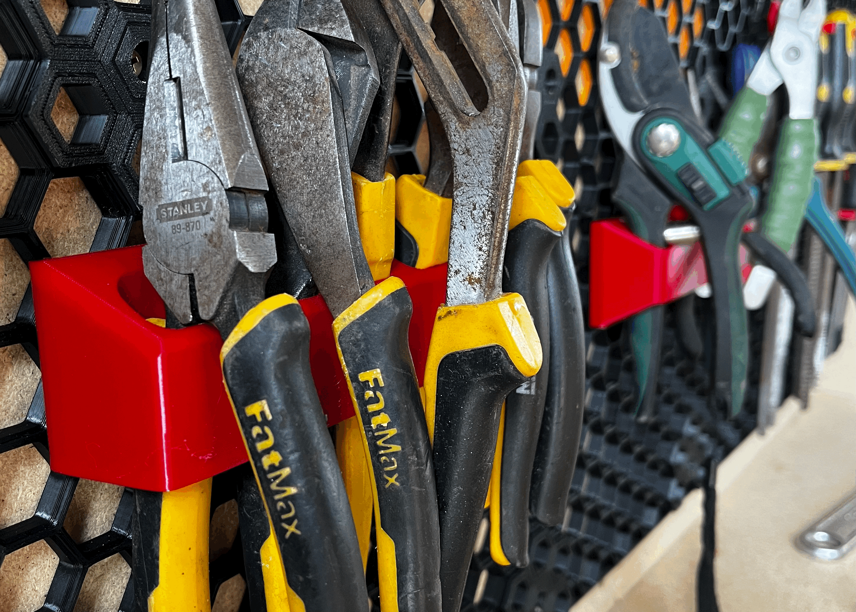 Pliers mount for HSW