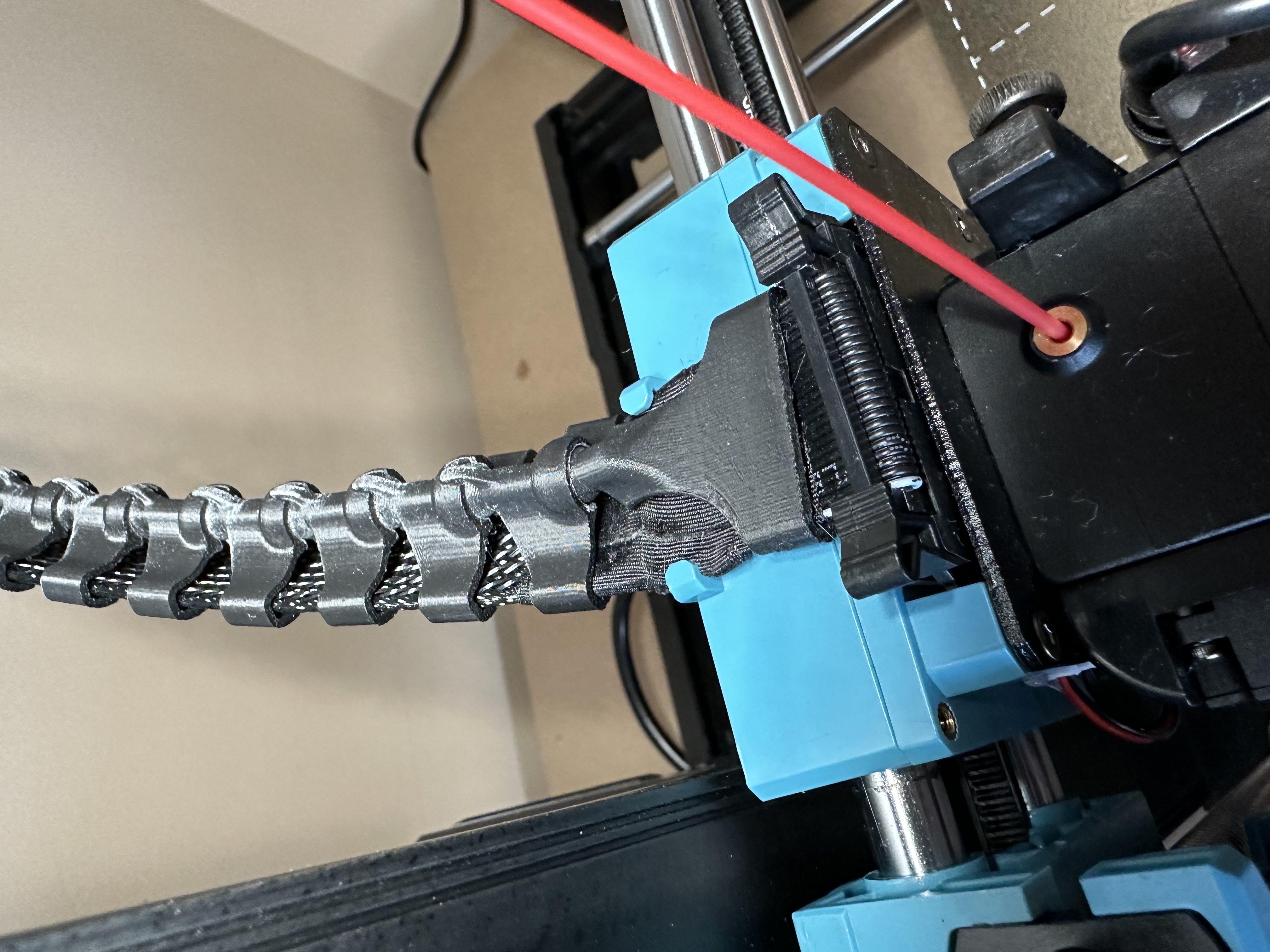 Smoother Cable Chain / Spine for SOVOL SV06 and SV06+ 3D model thumbnail