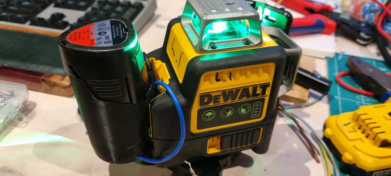 Milwaukee M12 Battery to Dewalt 12v Tool Adapter by BuildComics