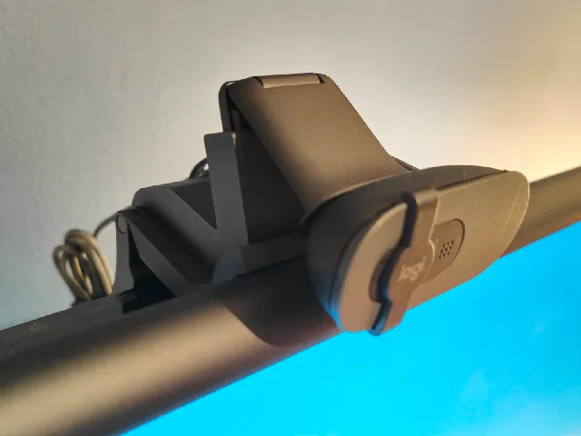 Logitech Brio 100 Webcam mount for Xiaomi Mi Light Bar