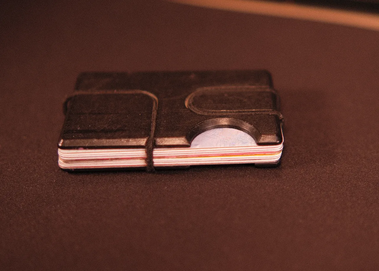 Ridge Wallet MagSafe Plate by Thames, Download free STL model