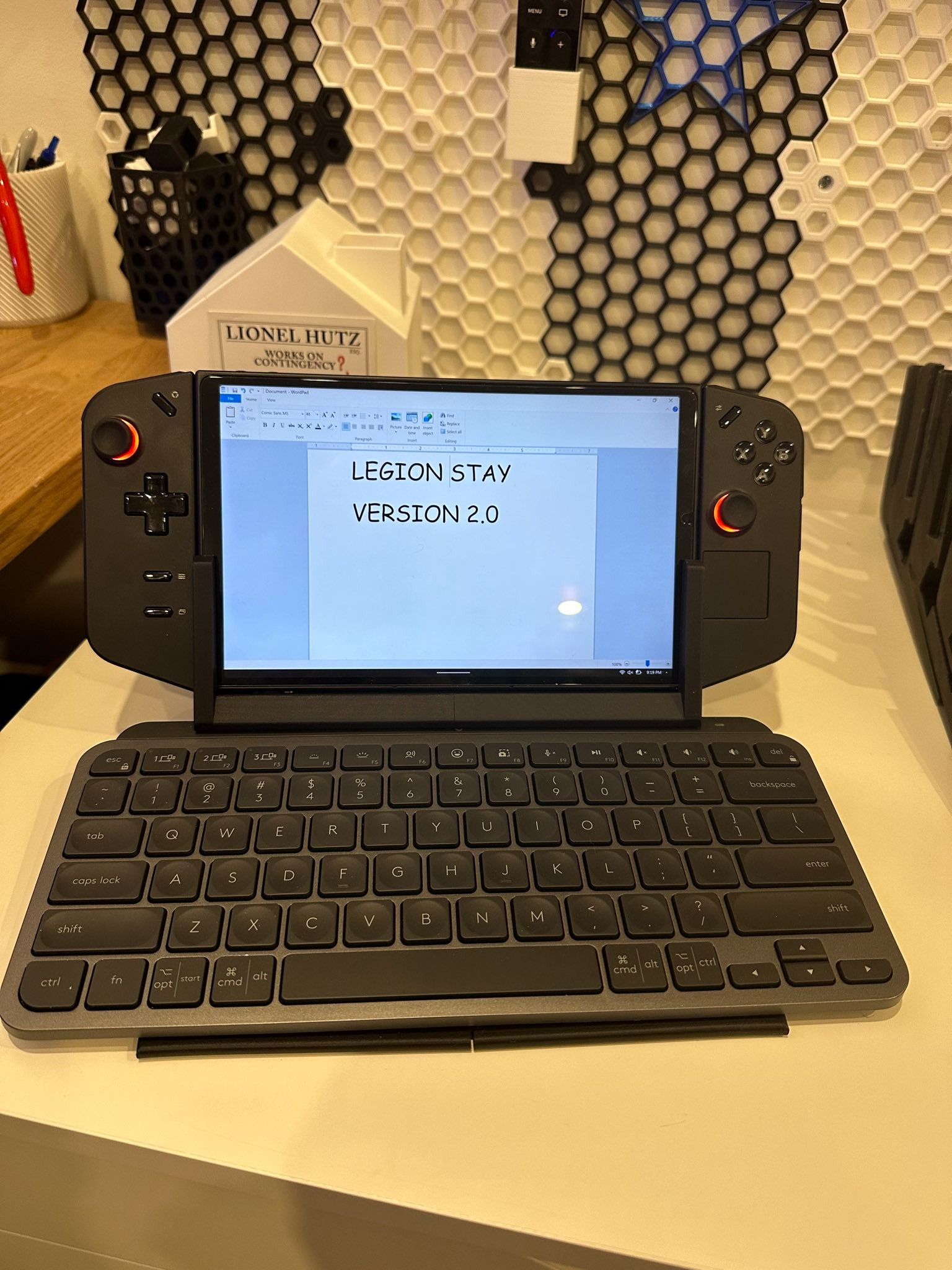 The LegionStay - A Lenovo LegionGo / Logitech MX Keys Mini Dock/Stand