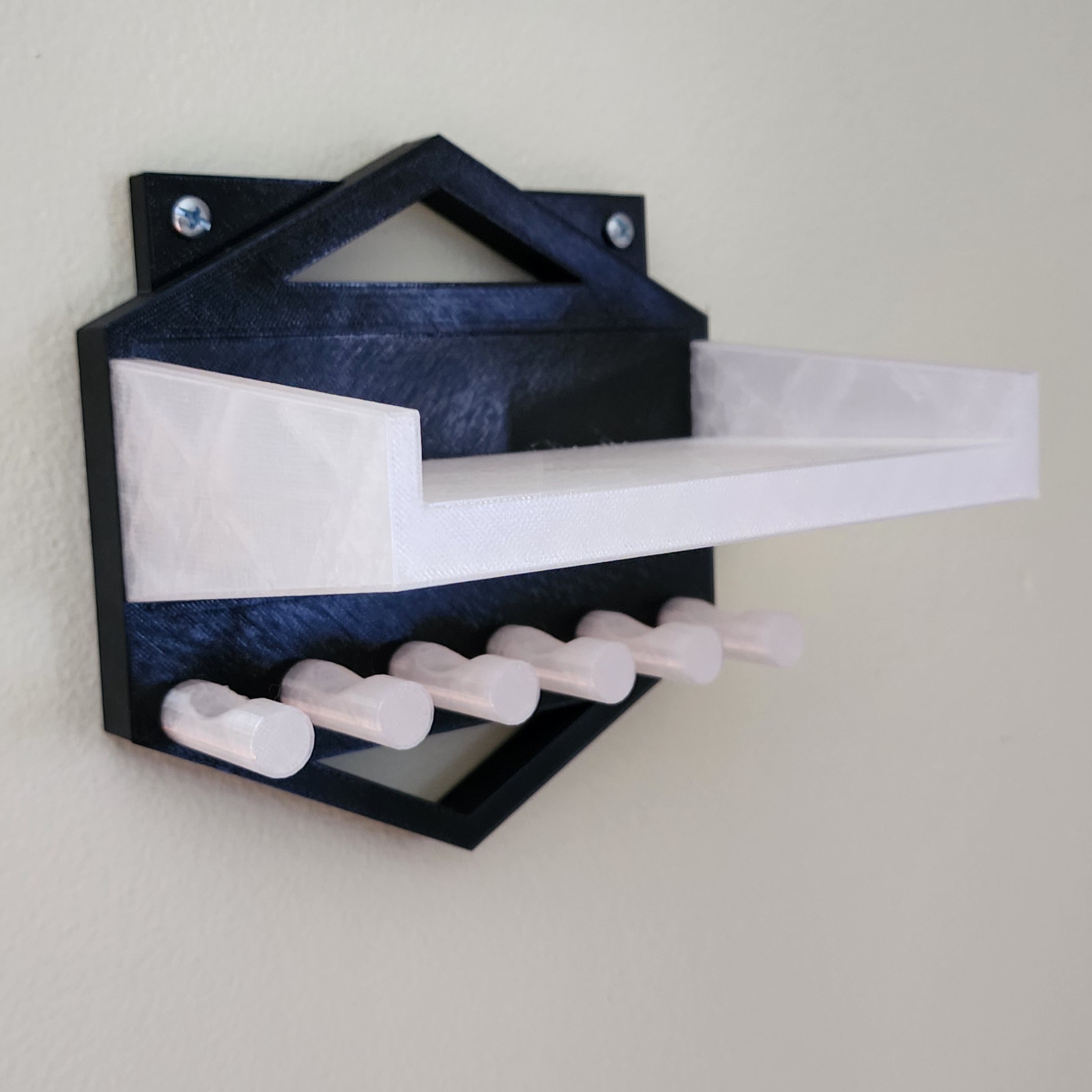 Key ring holder with wallet shelf