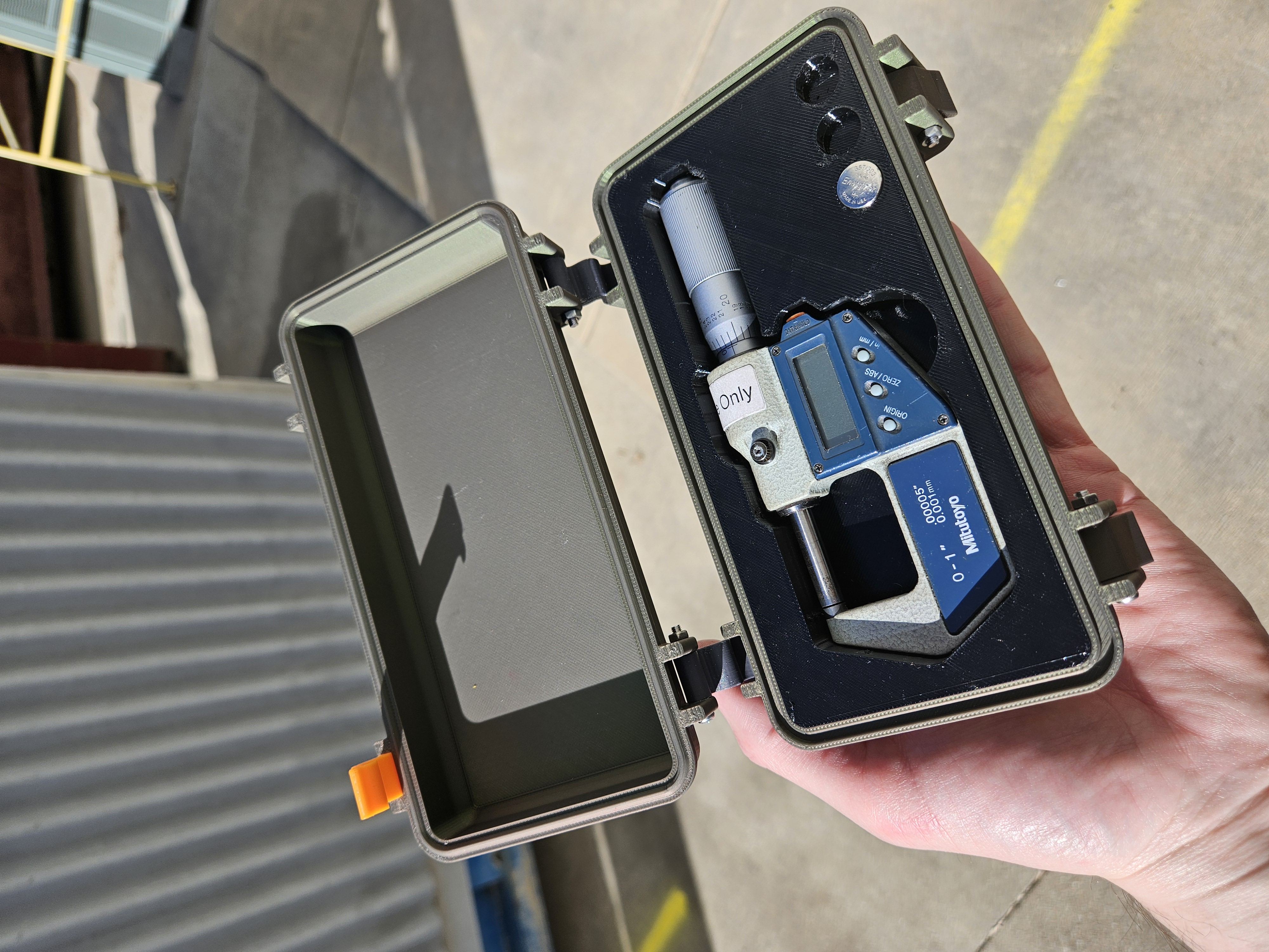 Miniatura 2 do modelo 3D Mitutoyo Micrometer Case