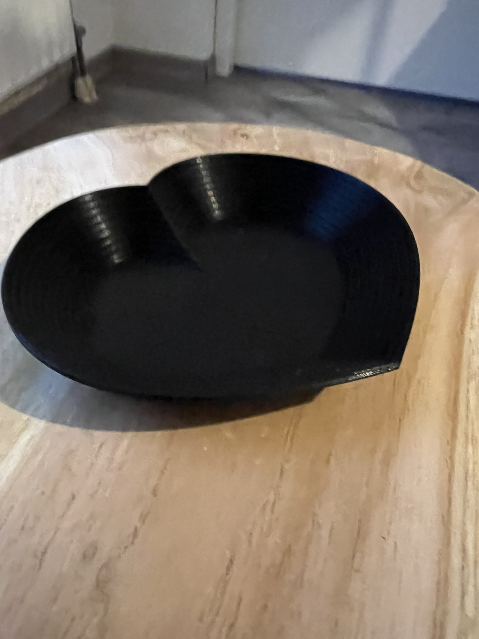 Simple Heart shaped bowl by moreconfusion Download free STL model