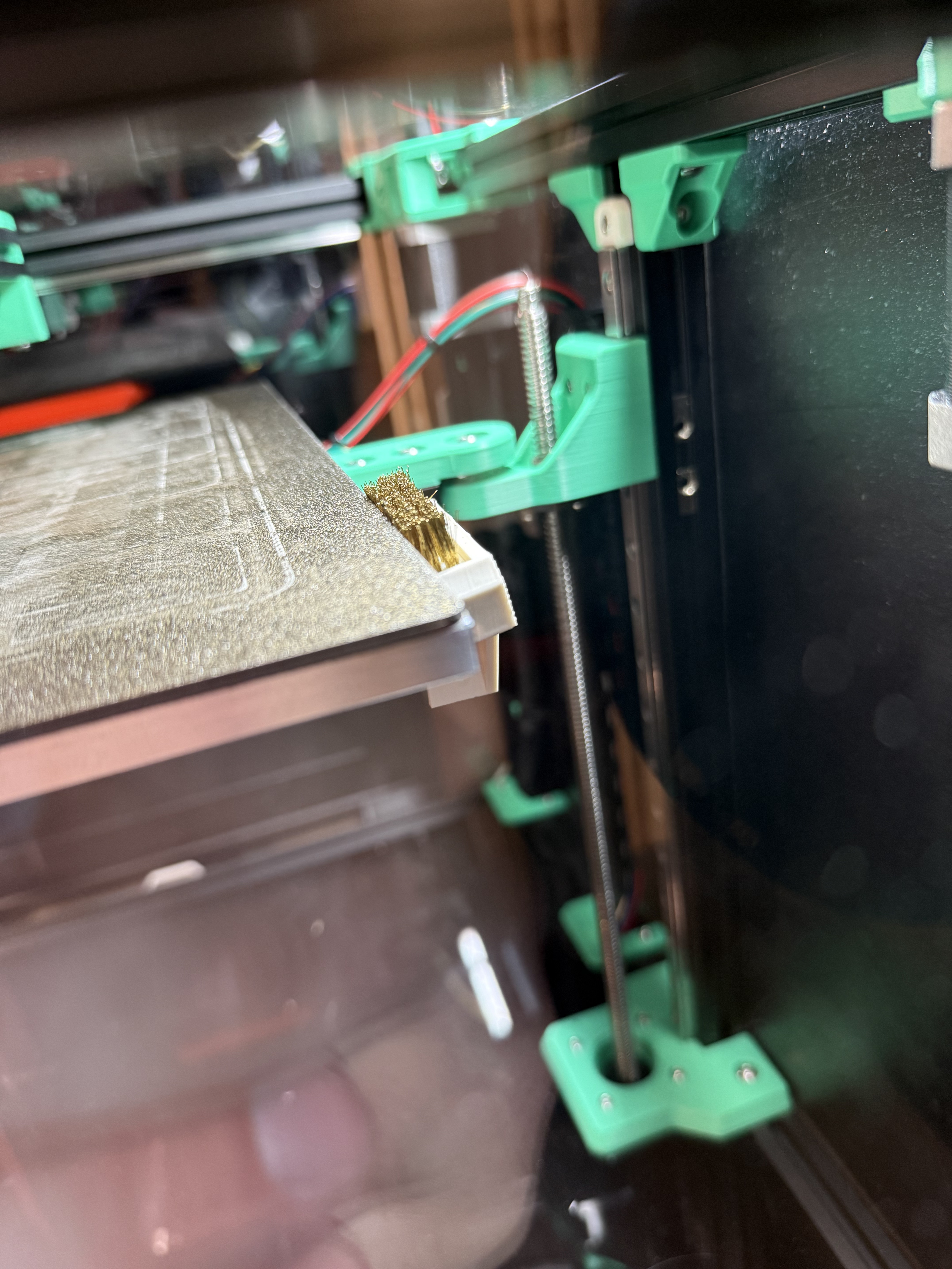 Voron Trident Bed Mounted Nozzle Brush - Angled and Adjustable