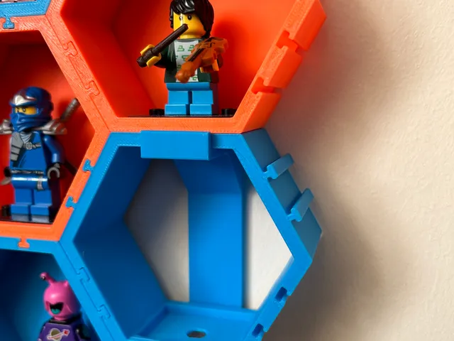 Minifigure Hexagons - Wall bracket