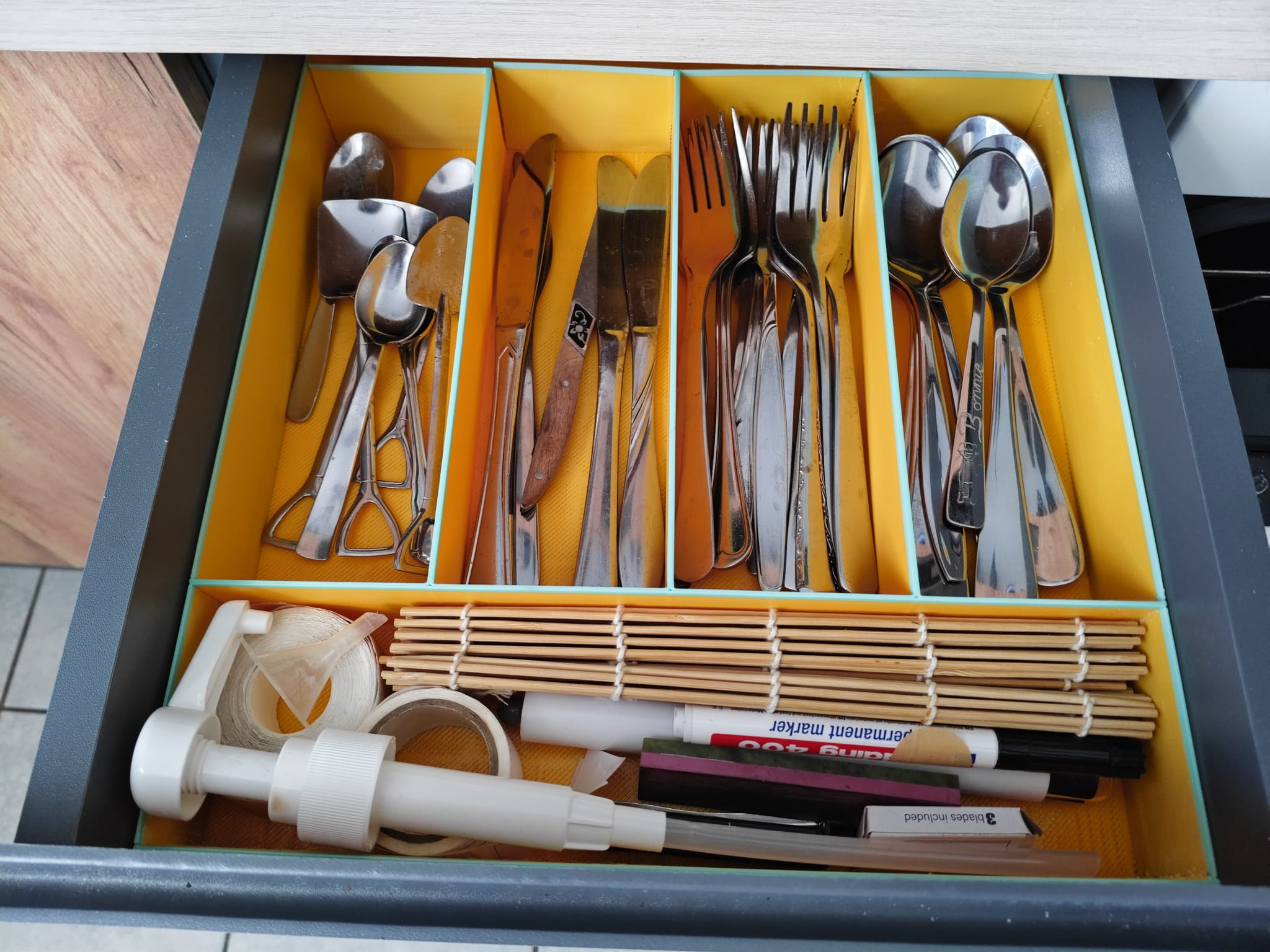 Kitchen drawer organiser 31x39cm