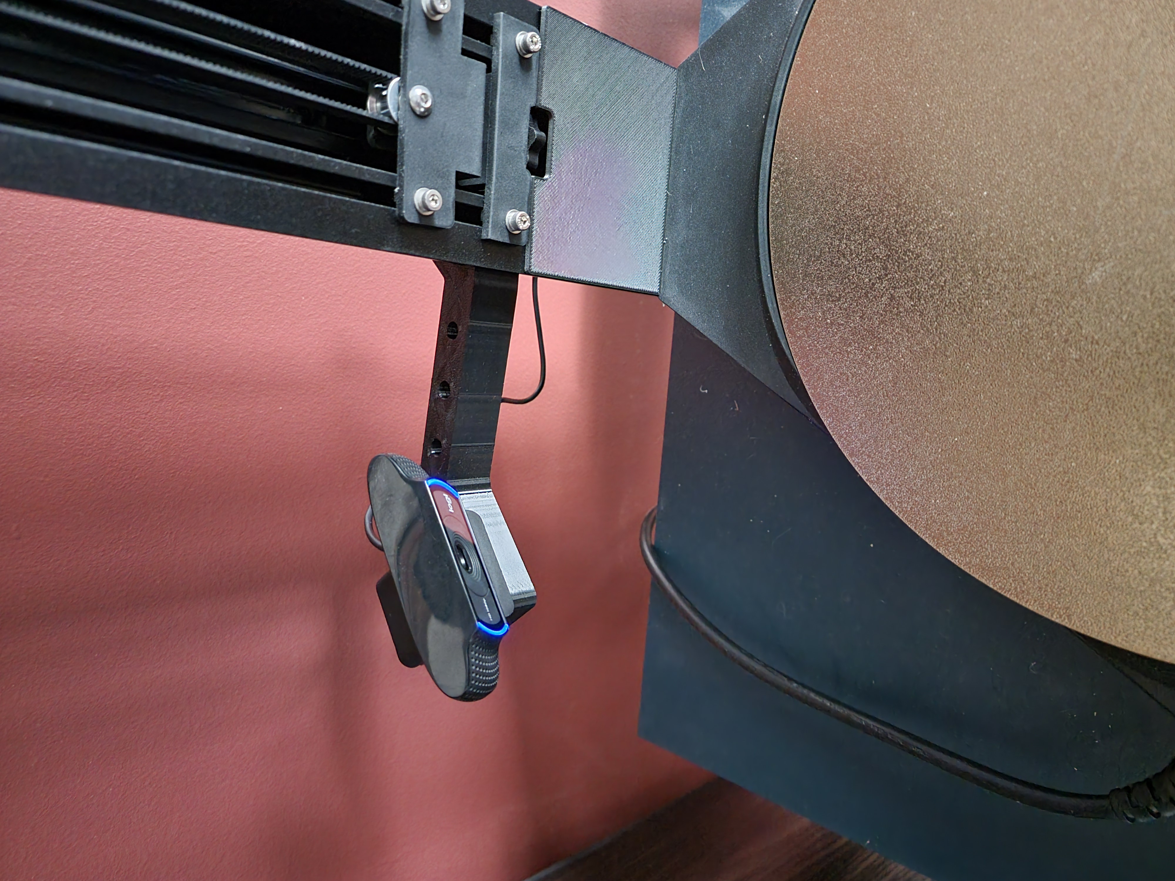 V400 Webcam Mount Remix