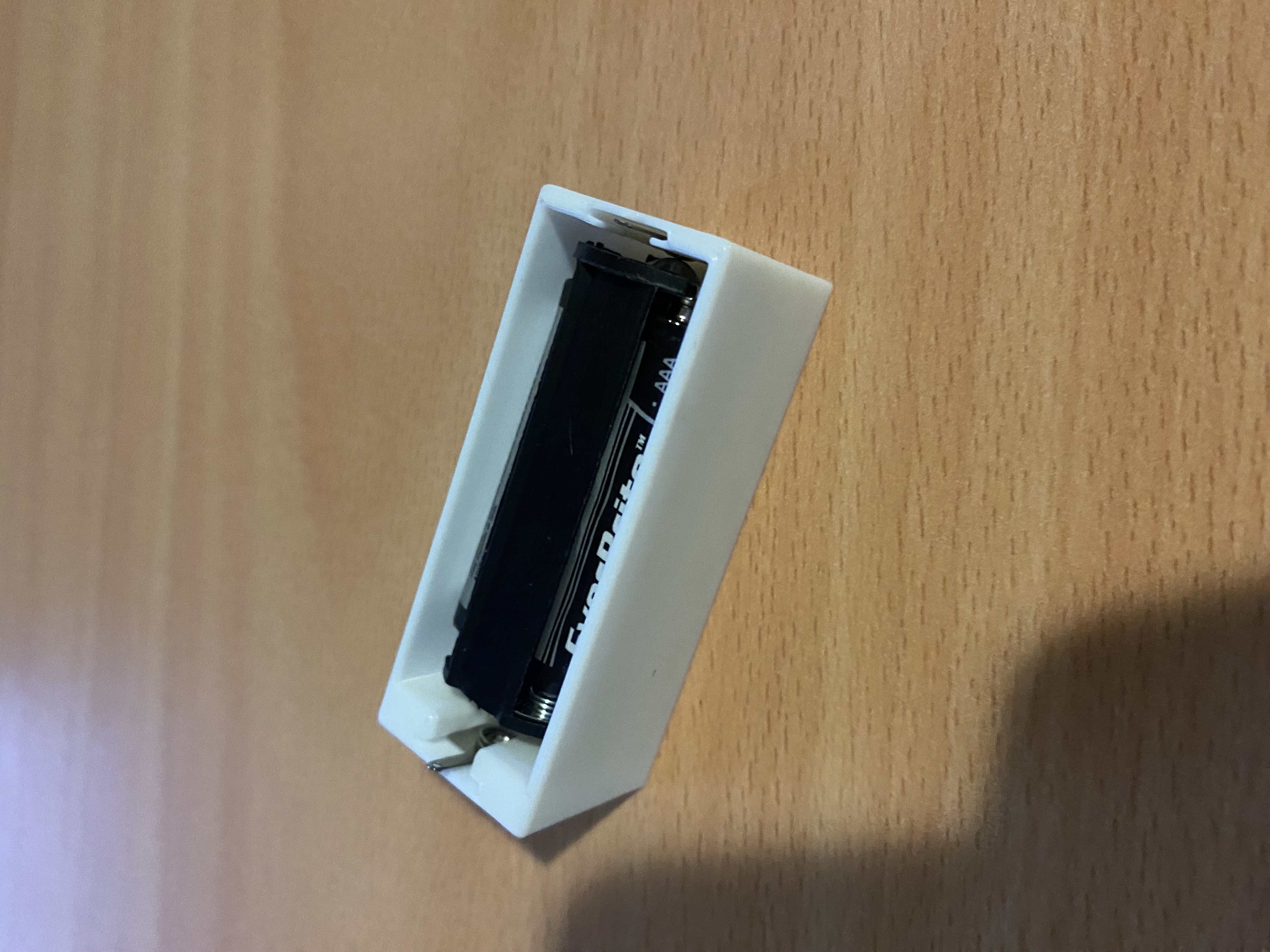 Batery casing for tri tripple A batteries