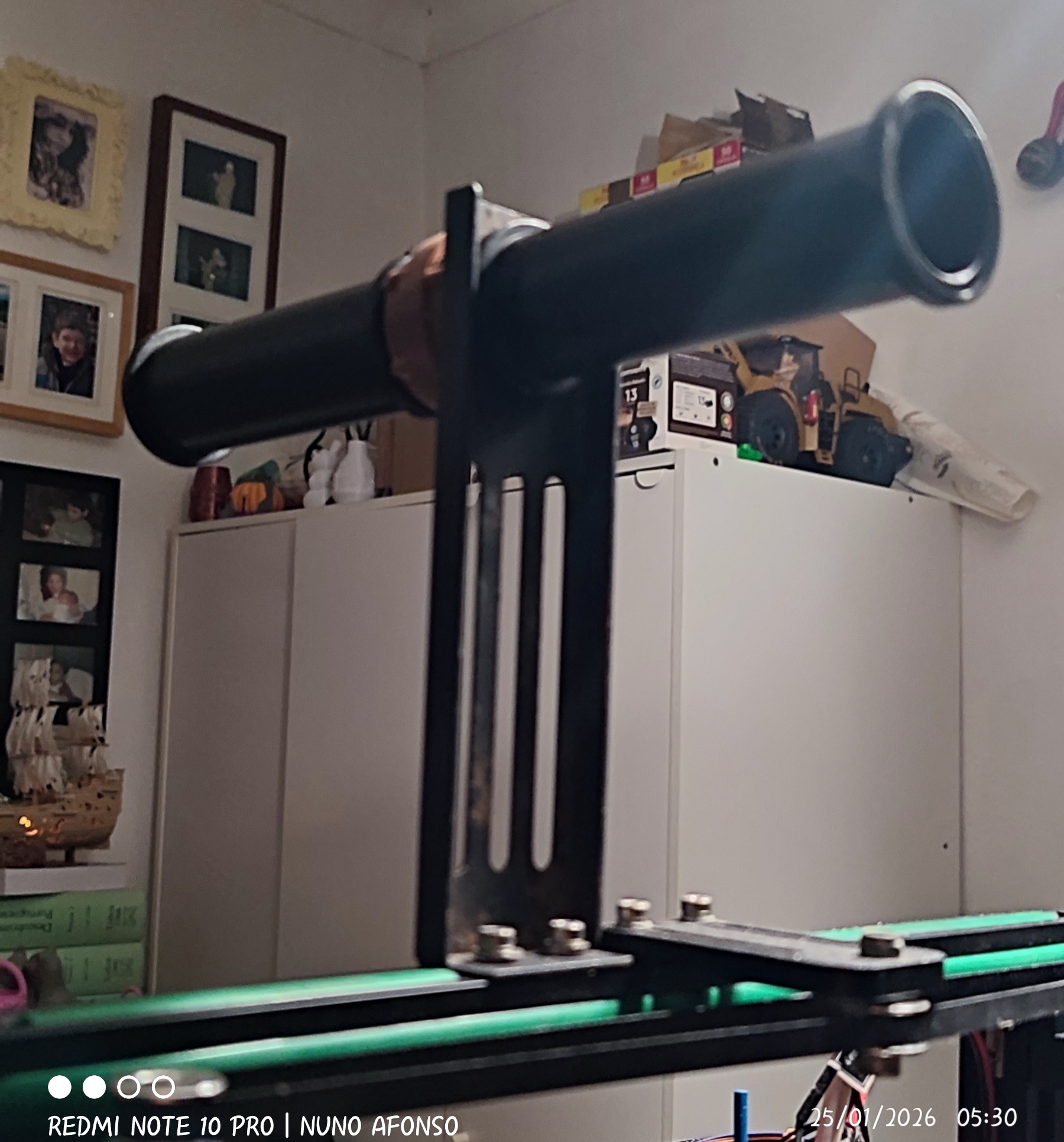 adapter for holding two filament spools