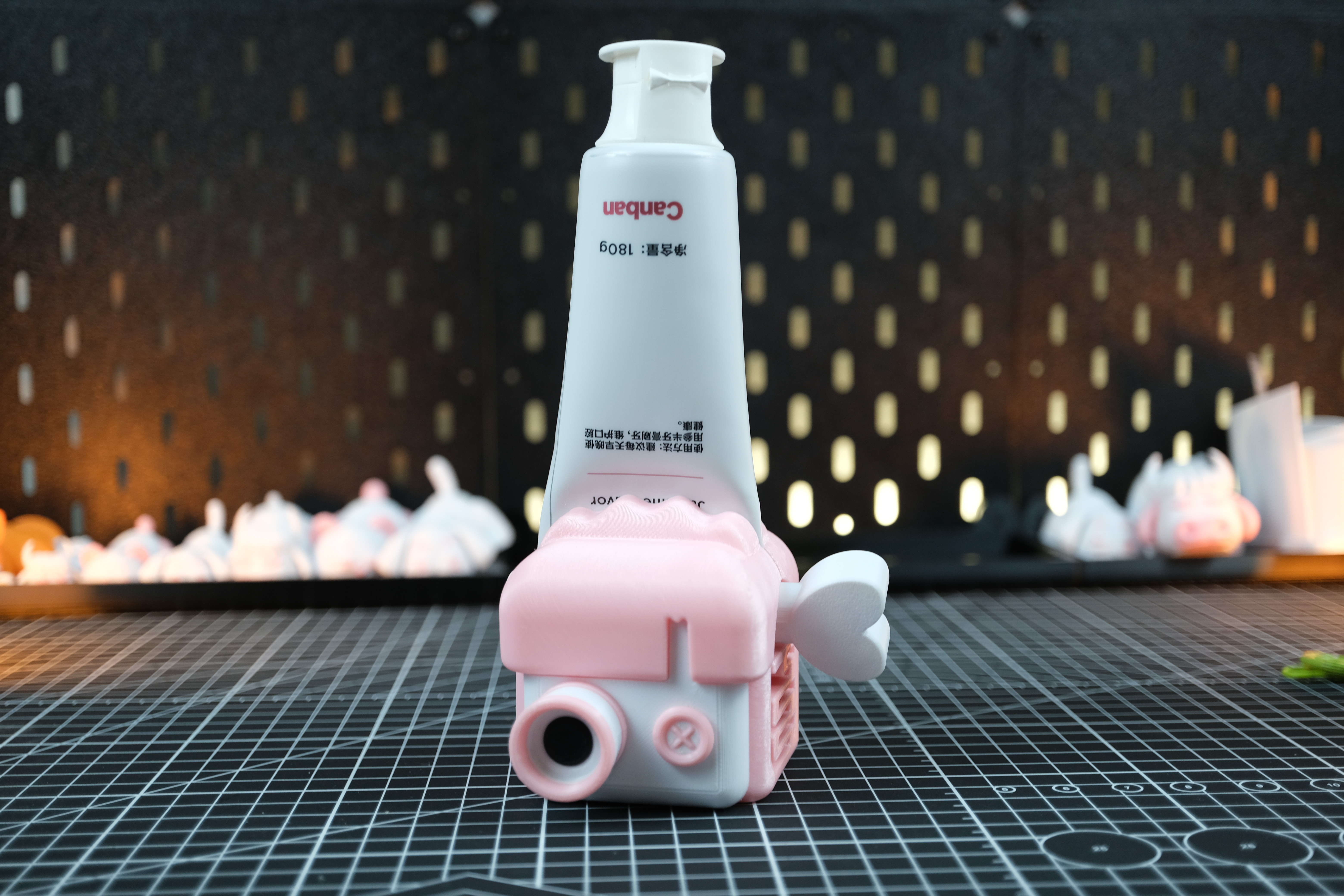 Miniatura 3 do modelo 3D Toothpaste Squeezer: "Cube Camera Maid" Design